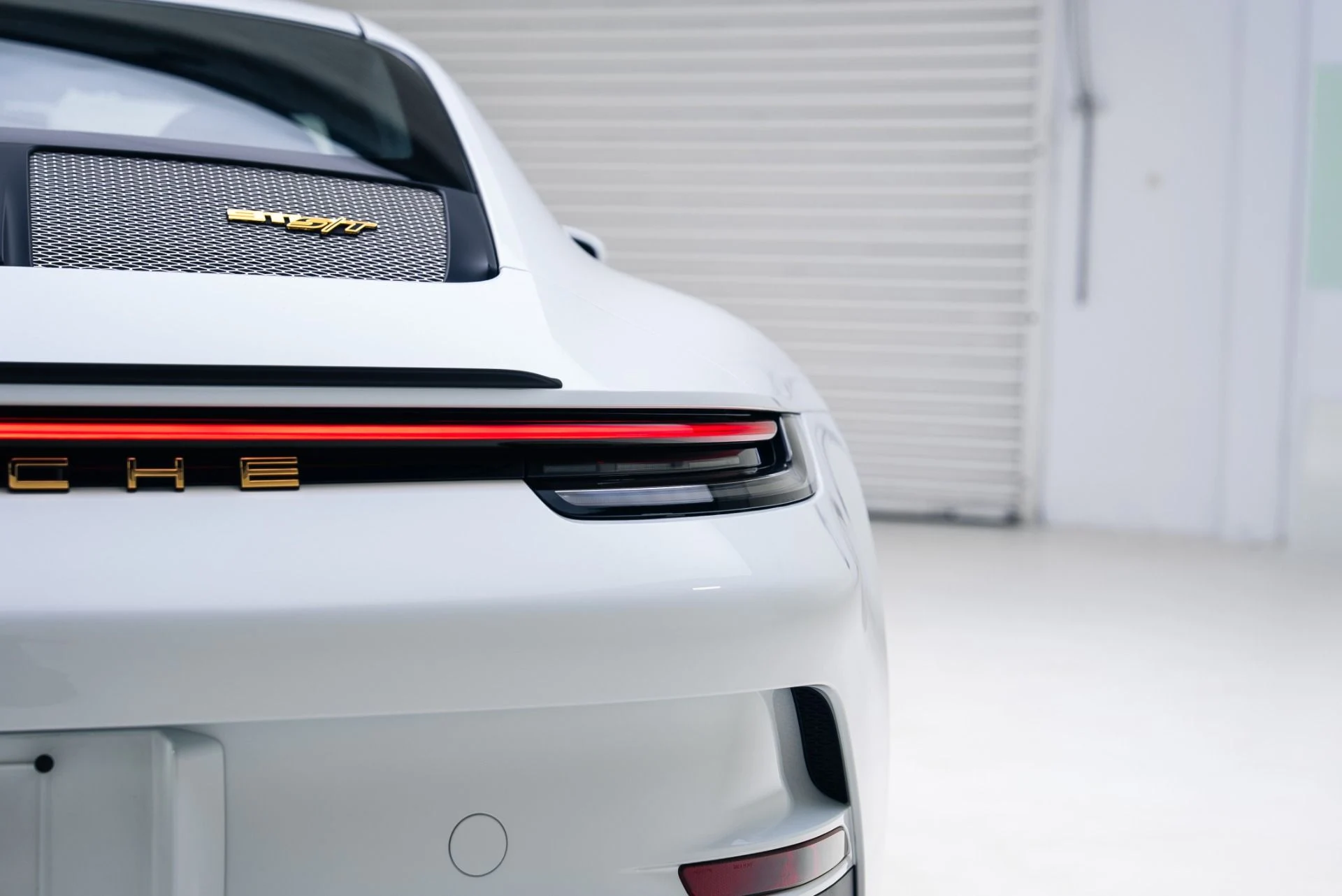 mph023_3010280687_Used_2024_Porsche_911_ST_1767635703_eec0009bc8