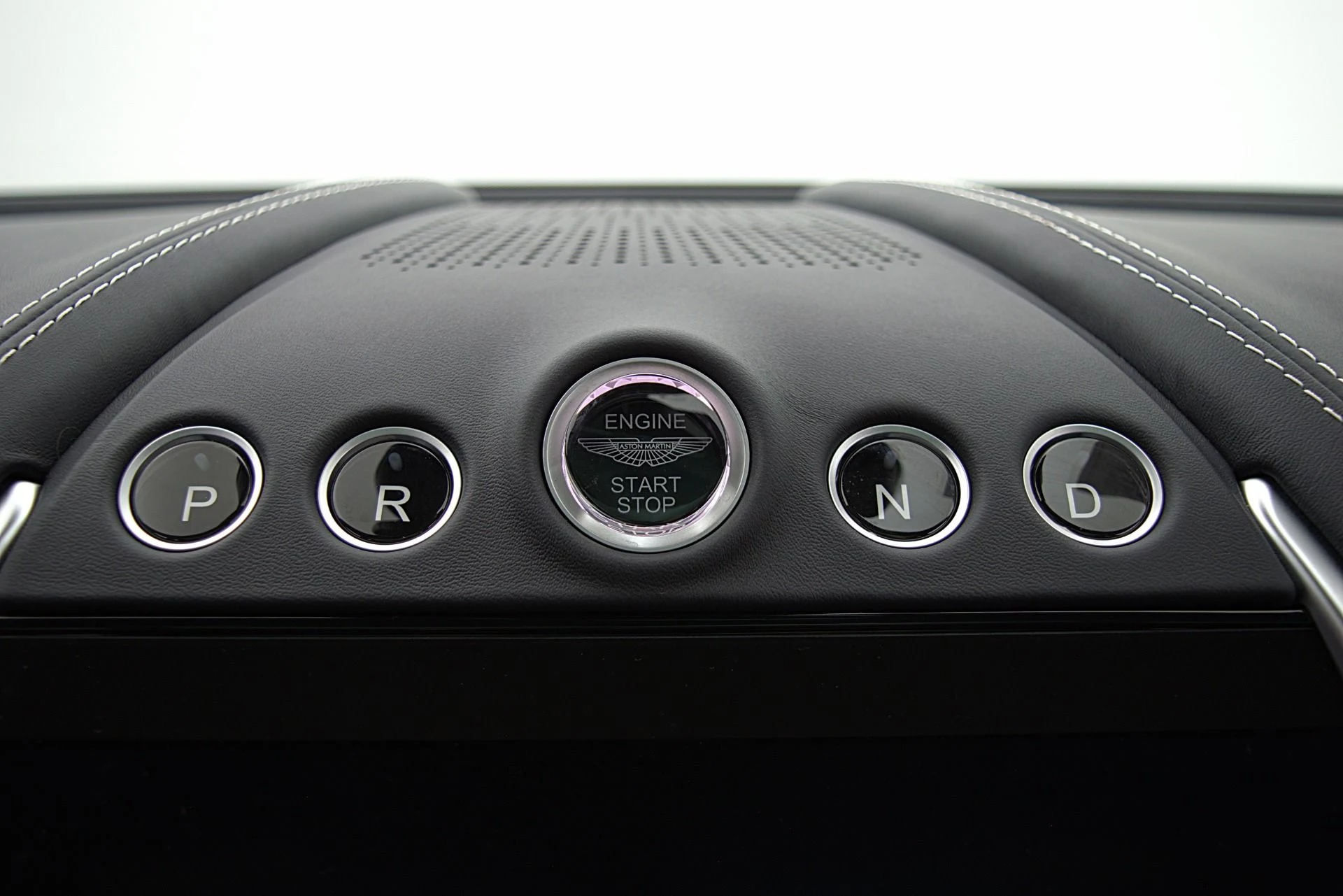 mph023_3019431324_Used_2023_Aston_Martin_DBX_707_e7f203dd49