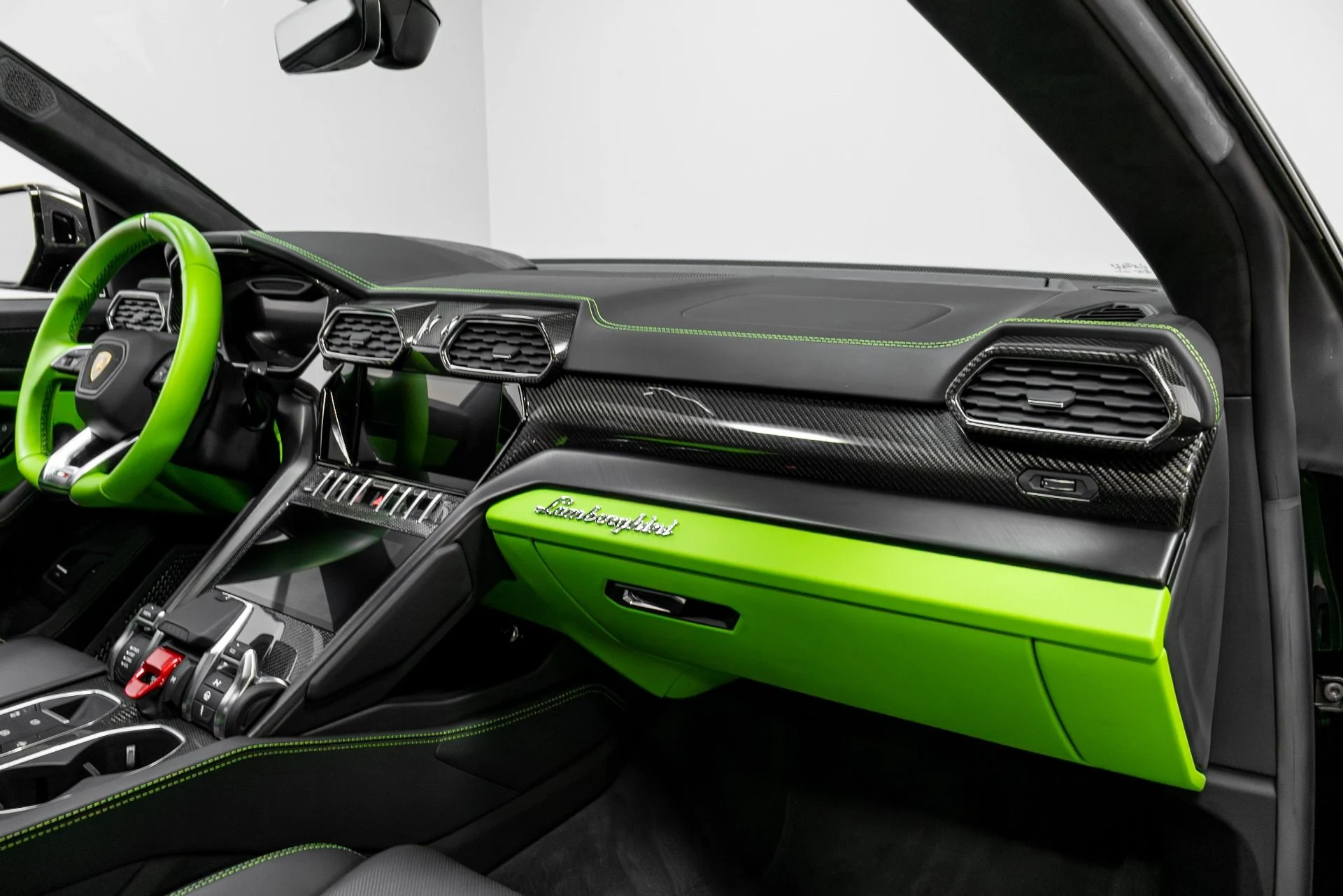 mph023_3020361878_Used_2022_Lamborghini_Urus_1771543126_ca466630f7