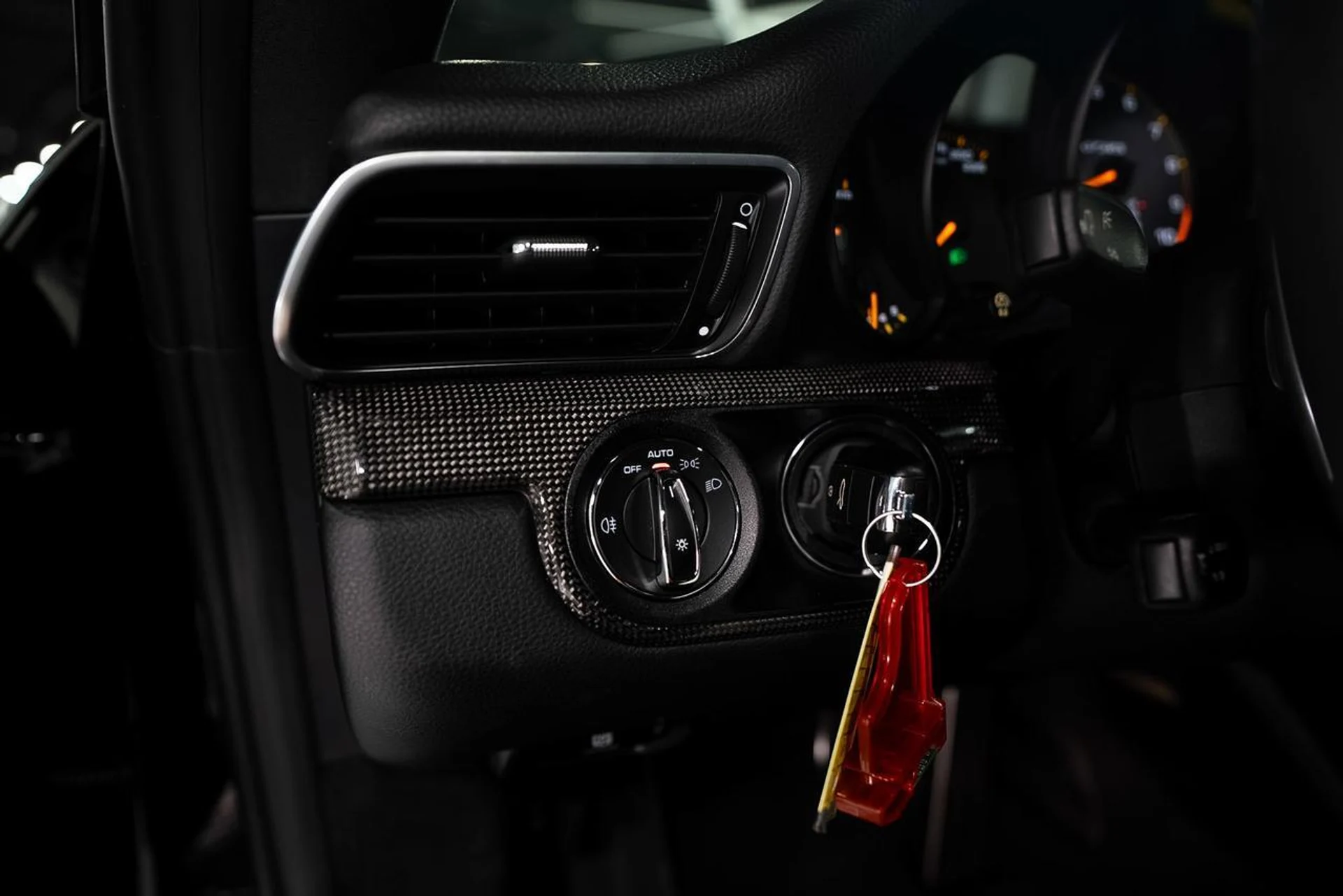 mph023_302146198_b6b17f994ed6893a8a6b5150bd4cfc49_e8a781bbec