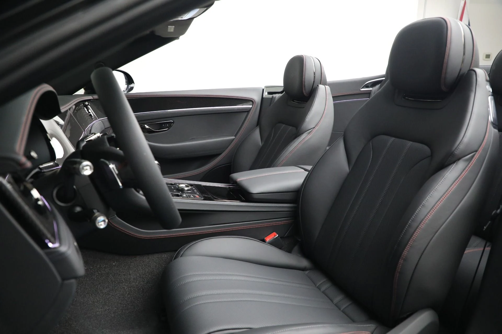 mph023_3029515847_New_2025_Bentley_Continental_GTC_Black_Edition_02f2dc2d61