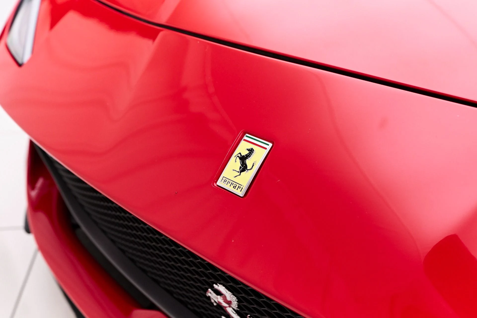 mph023_3031009377_Used_2018_Ferrari_812_Superfast_Base_1749002871_1c3b17ac64