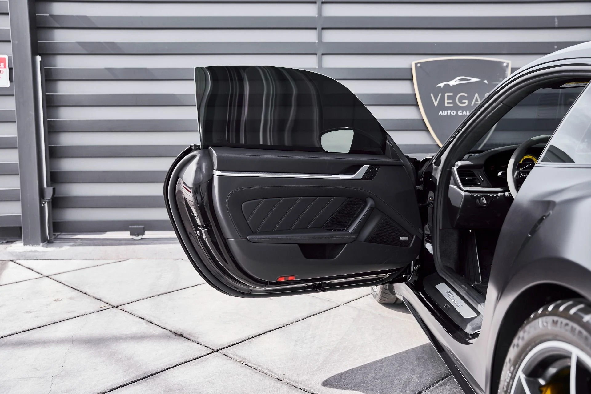 mph023_303502976_Used_2024_Porsche_911_Turbo_S_1772073658_76241b8694