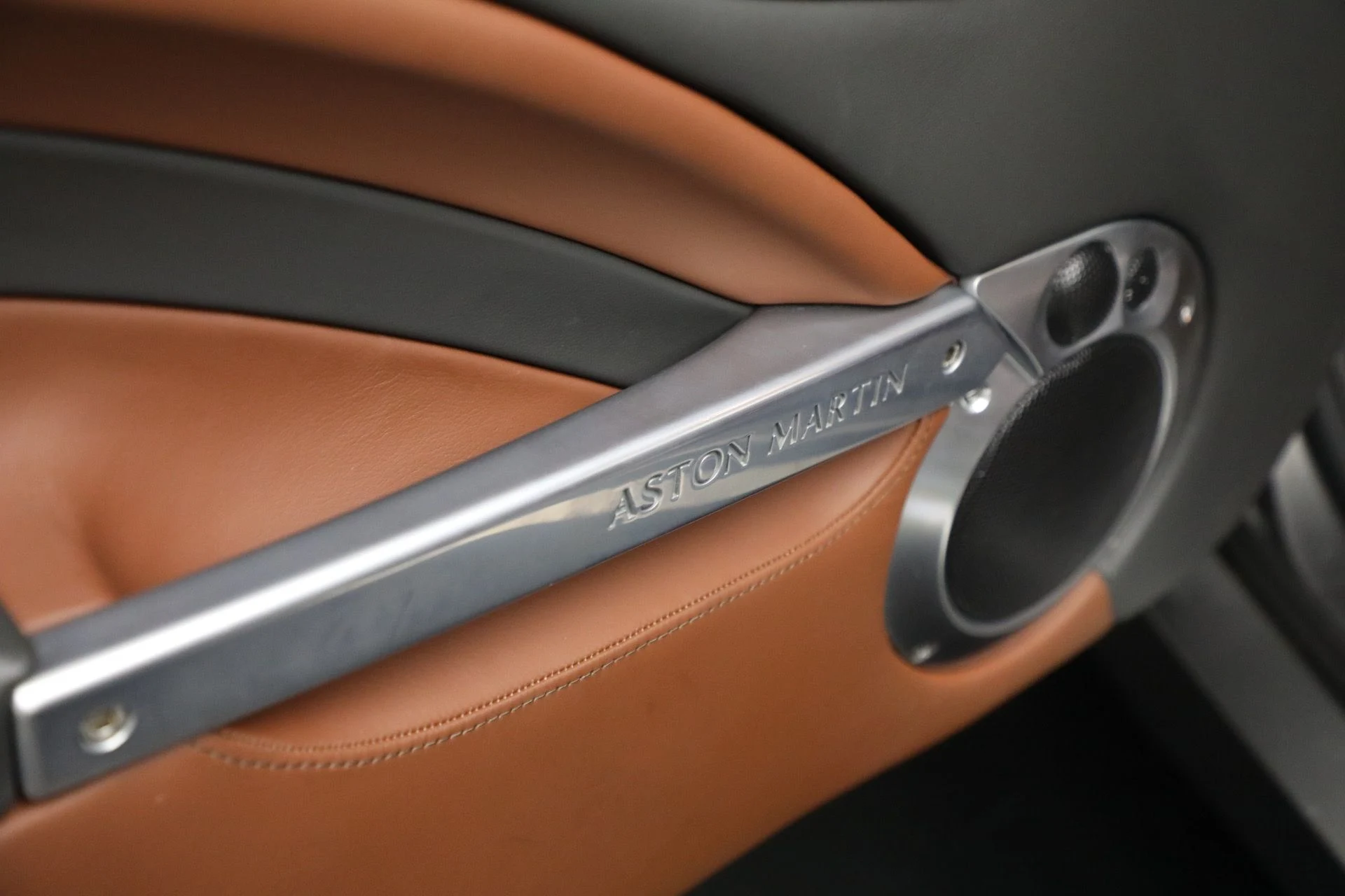 mph023_3035832257_Used_2006_Aston_Martin_V12_Vanquish_S_1792851745_8302792fc6