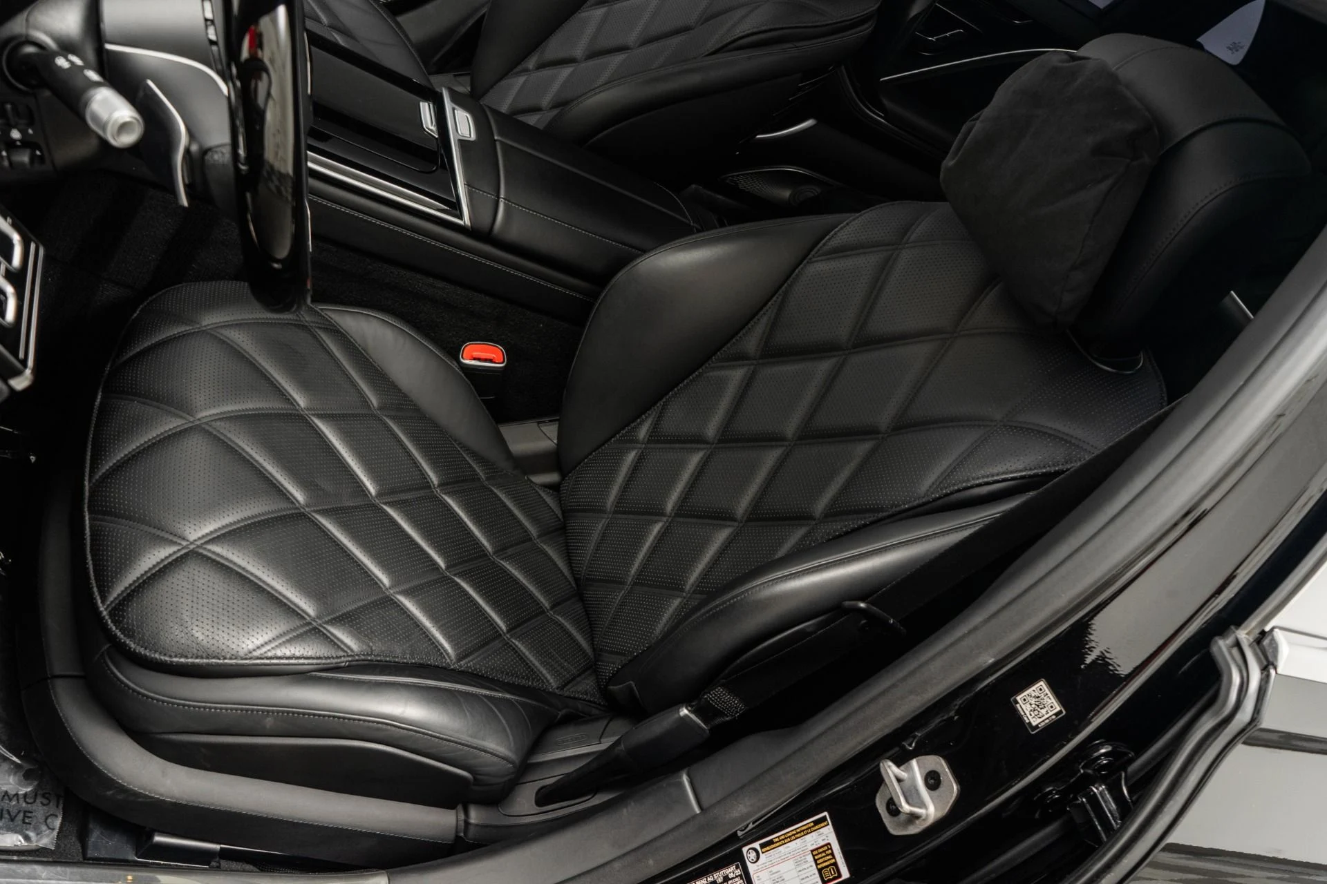 mph023_3036140053_Used_2023_Mercedes_Benz_Mercedes_Maybach_S_680_Executive_Rear_Seat_Package_V12_Power_Immense_Room_1759929527_2f202f0251