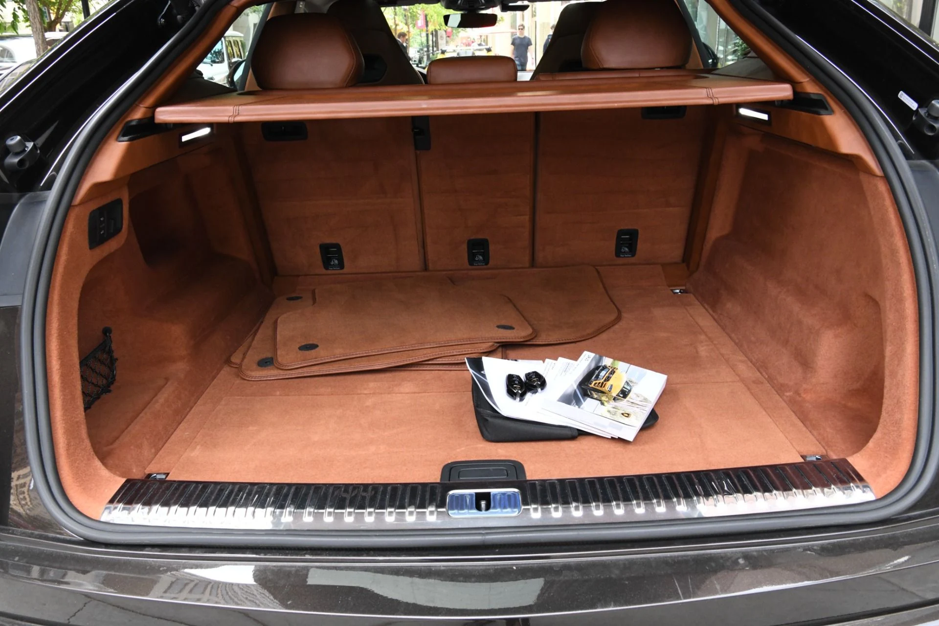 mph023_3046169473_Used_2021_Lamborghini_Urus_1748030633_6027d2e993