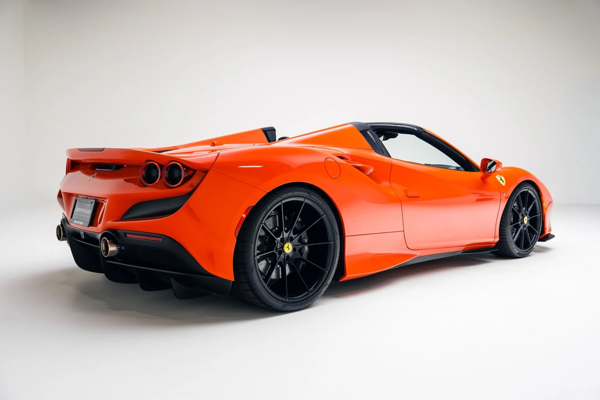 mph023_305776523_Used_2022_Ferrari_F8_Spider_1766089321_247b088e8e