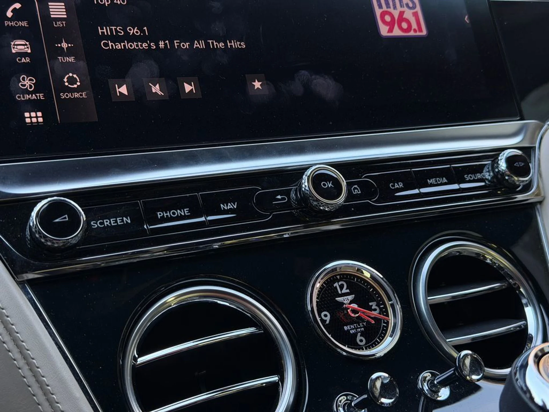 mph023_3060558848_0b403bd18b4449df91568110128d44ec_c1e5582393