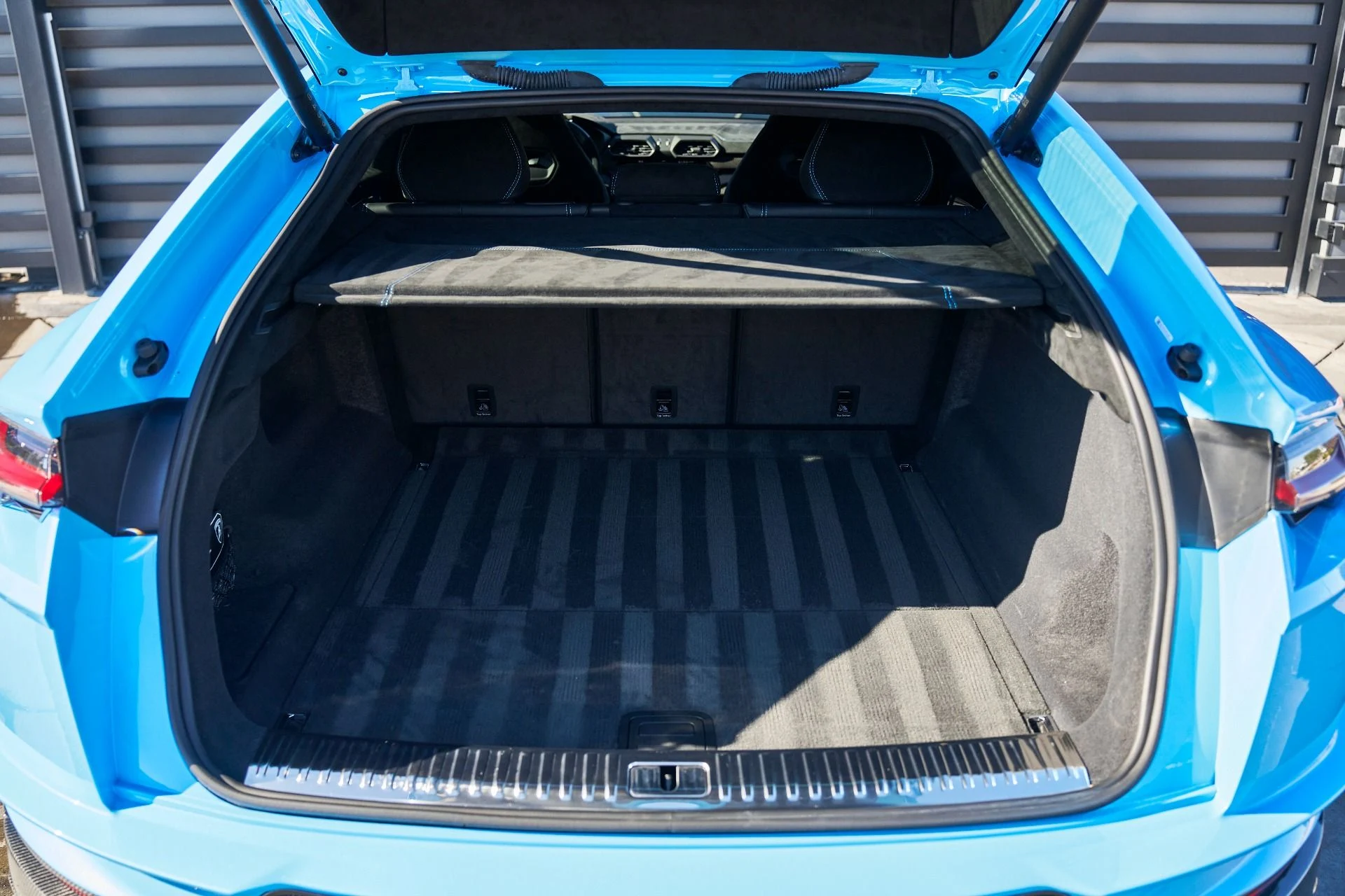 mph023_306321555_Used_2024_Lamborghini_Urus_Performante_1764957601_2cfa7e7ece