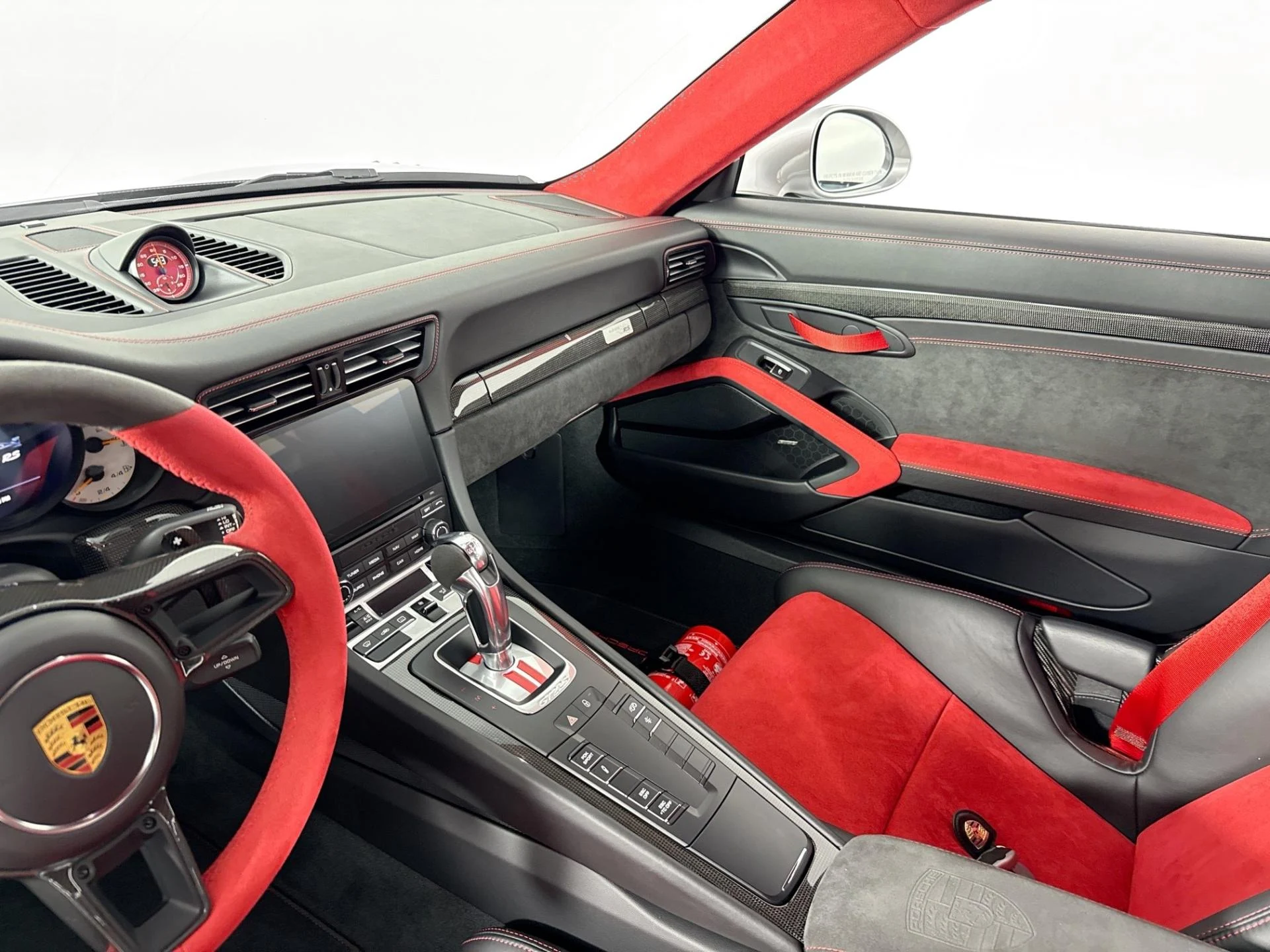 mph023_3071221899_Used_2018_Porsche_911_GT_2_RS_1784762978_1b38d0ce29