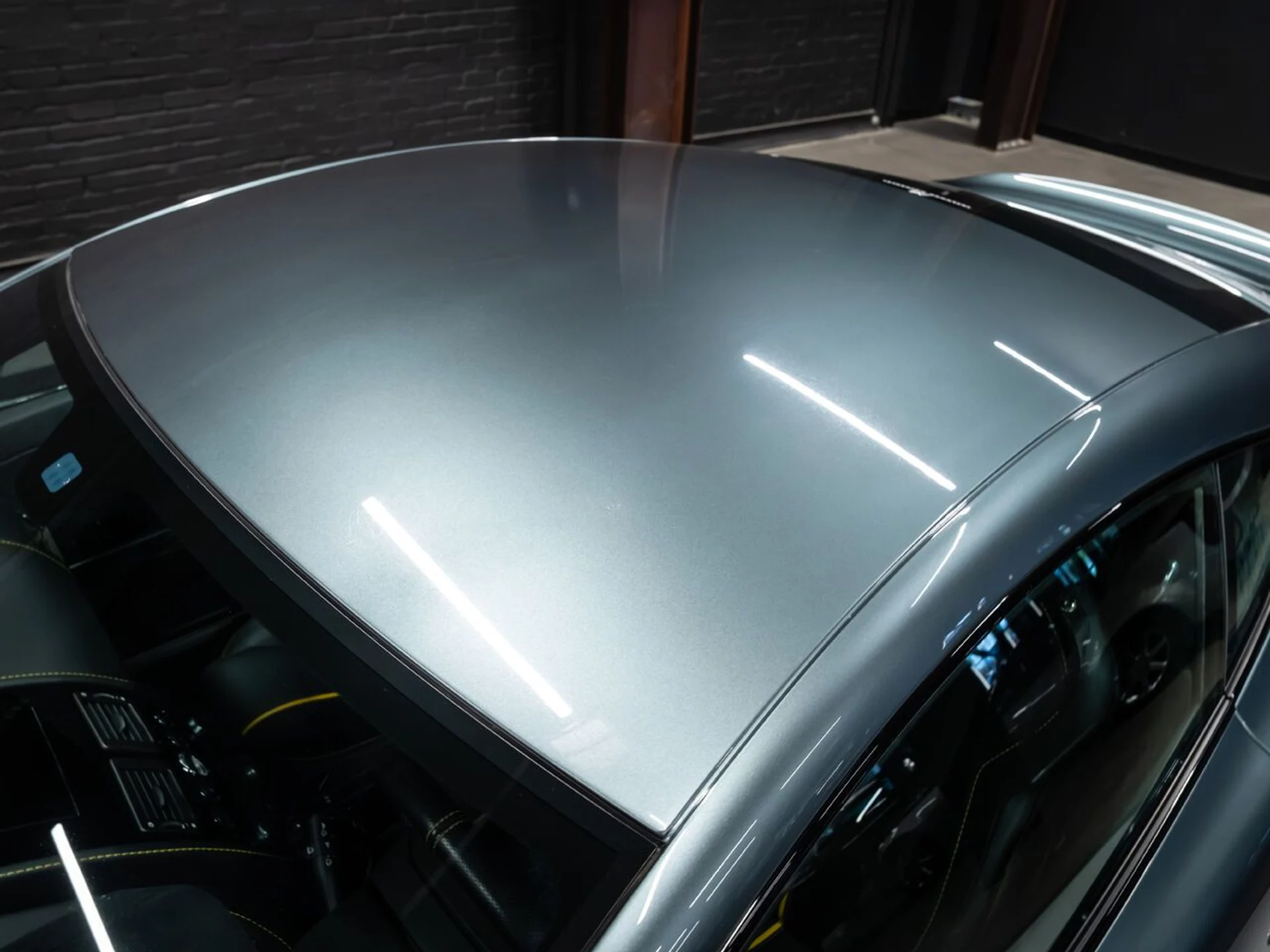 mph023_3080638536_aston_martin_v8_vantage_2015_0800a01dbc