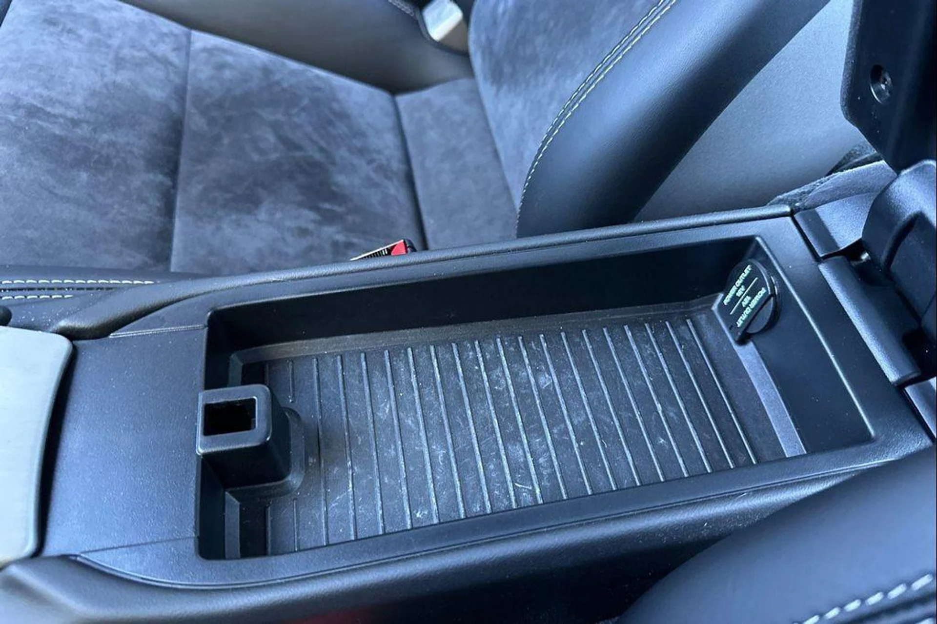 mph023_3083822512_6lc7_X_Brojvt90w_A_Sn_Jze_Hj8_LYHI_8cbb3457f6