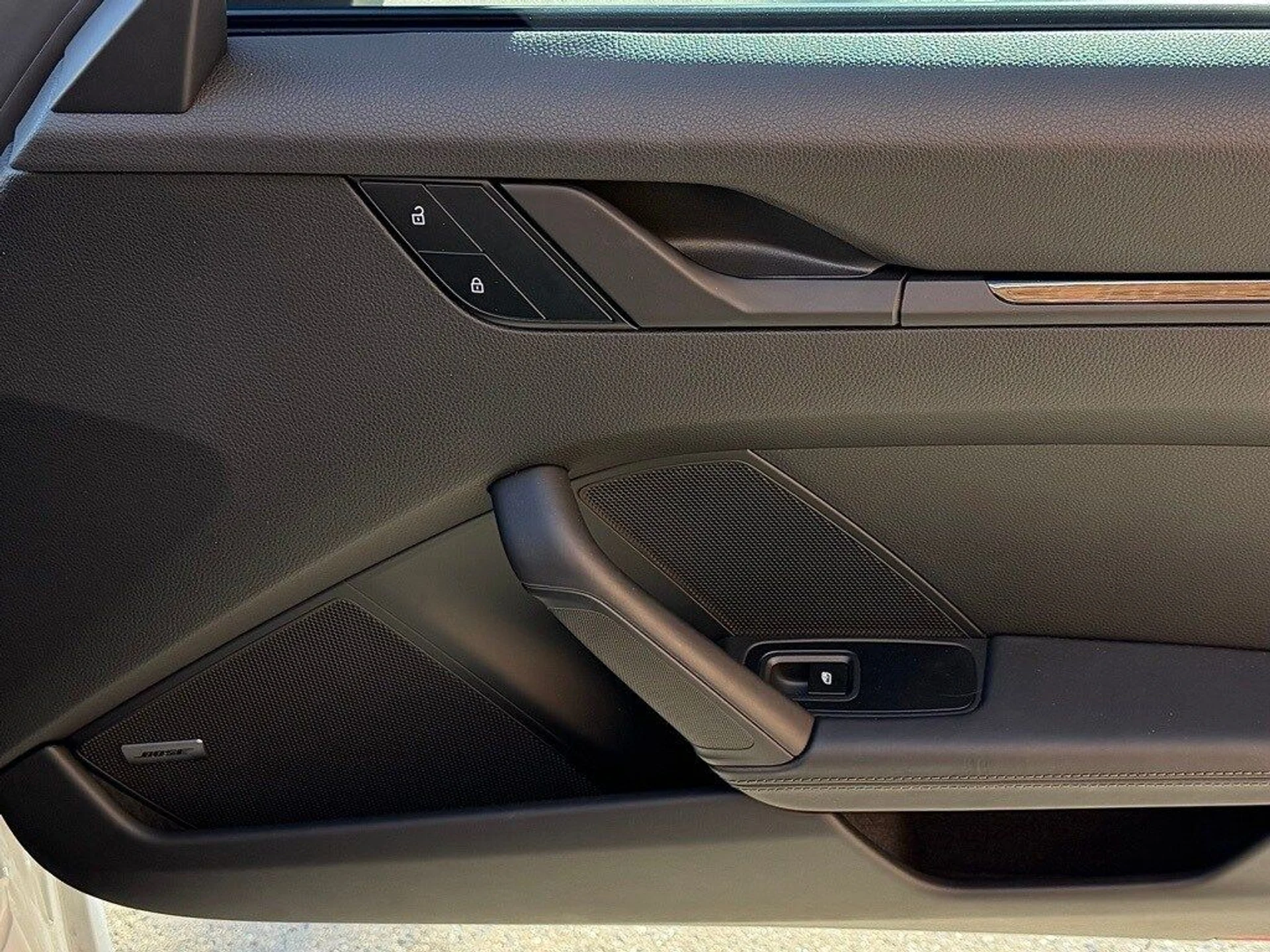 mph023_3089504142_9ad1ef151f3ee3baaec94edd7284c742x_7e31934285