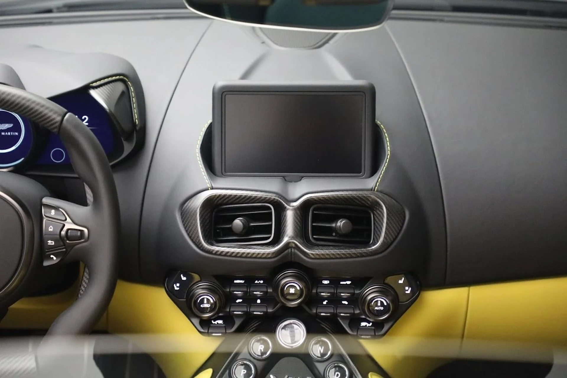 mph023_3094435234_Used_2023_Aston_Martin_Vantage_V12_1687444772_9a557fe40a