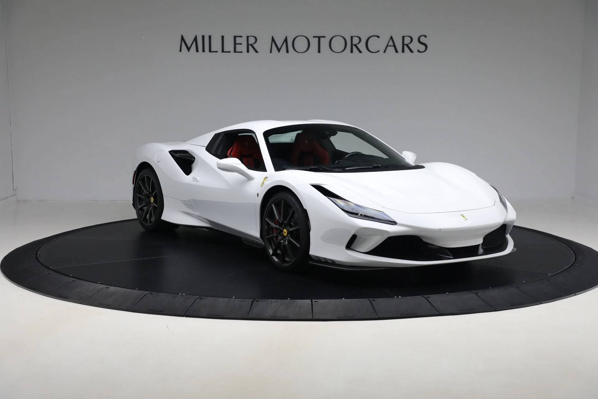 mph023_31015566_Used_2023_Ferrari_F8_Spider_cb8ebee520