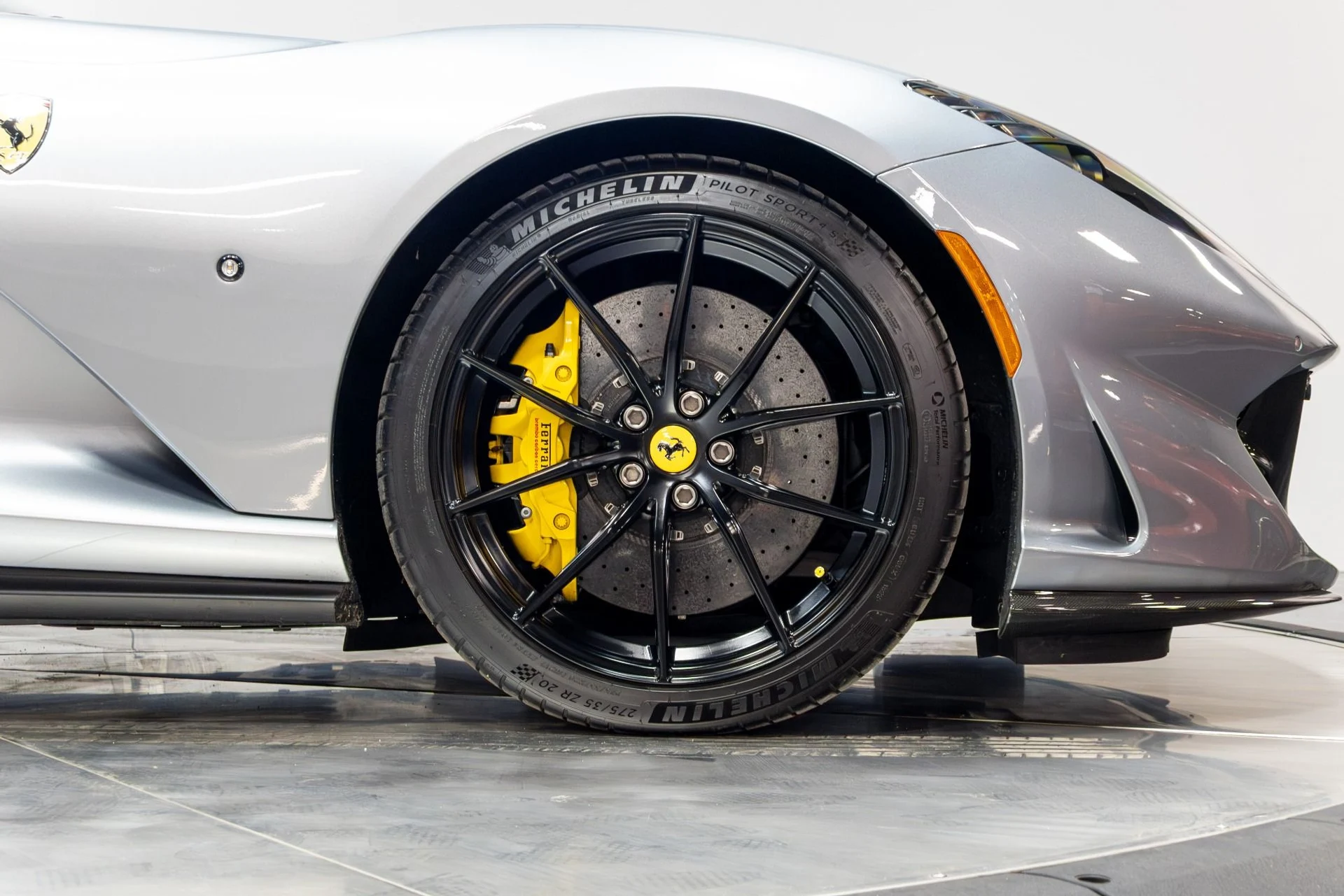 mph023_3102412744_Used_2018_Ferrari_812_Superfast_1777416678_d6f3be1cf6