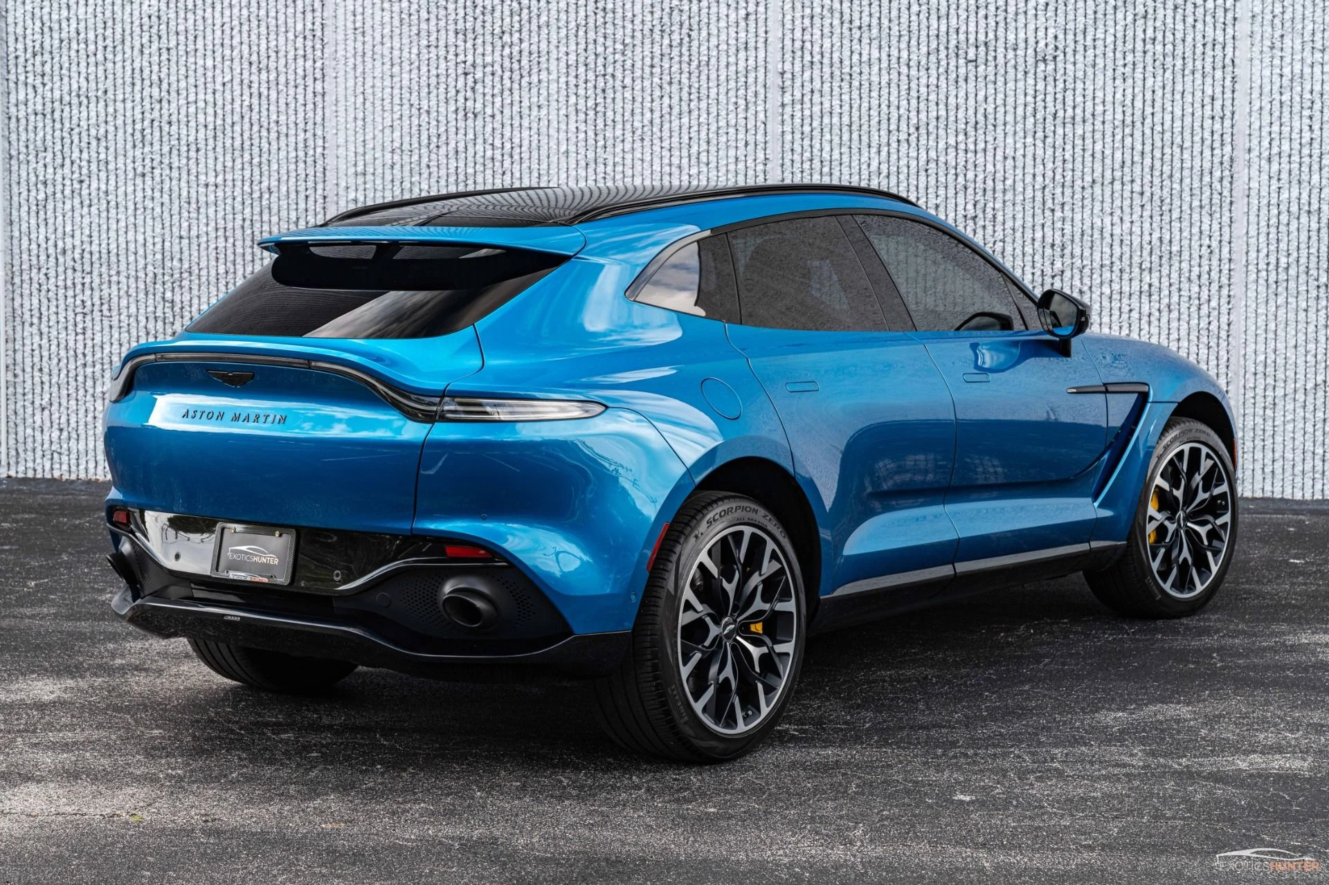 mph023_3106645972_Used_2021_Aston_Martin_DBX_CPO_Aug_2026_w_Special_Order_Exterior_Interior_Black_Pack_1708458533_89ba9d58f0