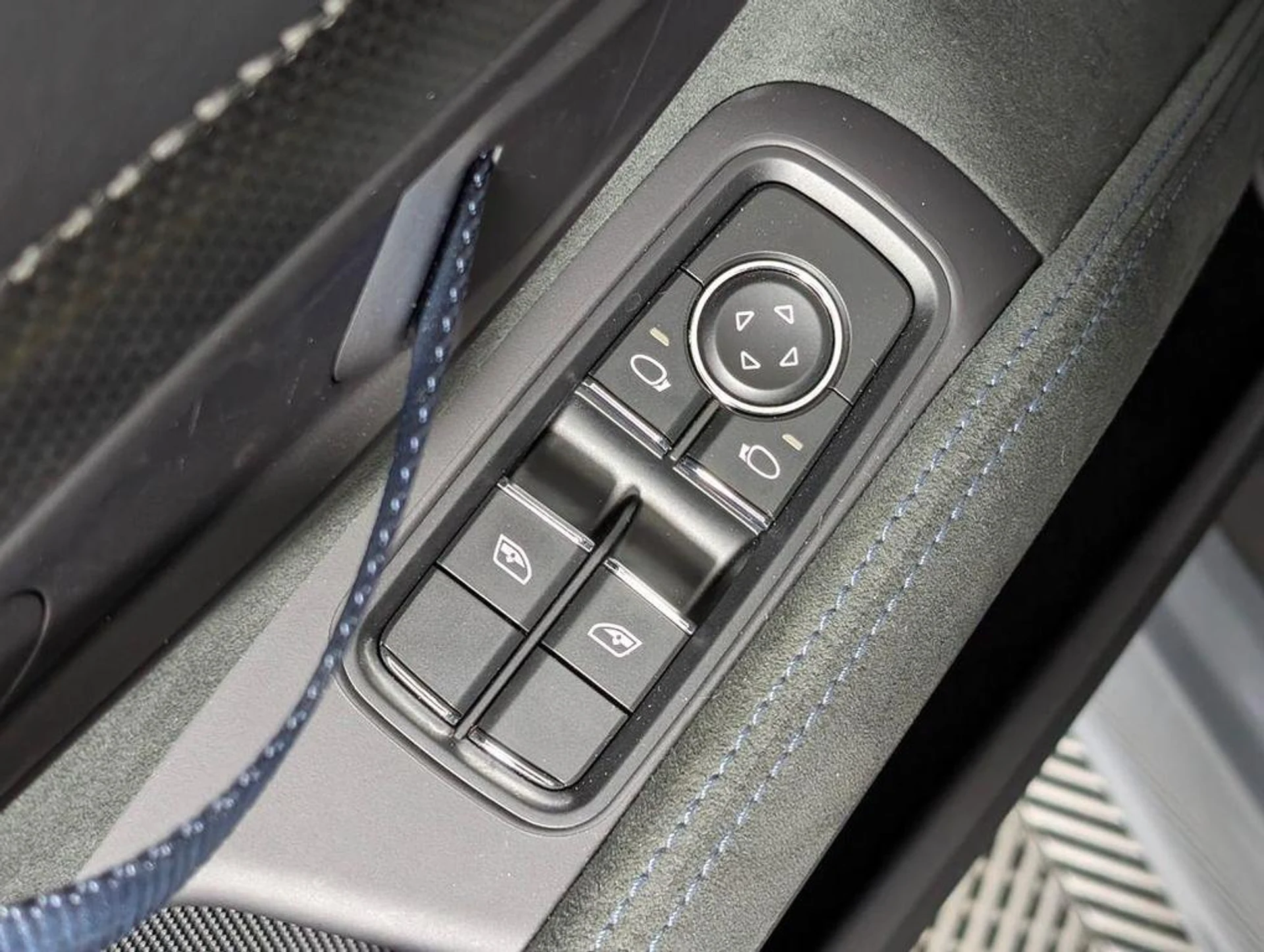 mph023_3109637915_t_Zwja_DQ_6963_X_7_I_Ptu_NB_Gq_Wud_I_3ea7869606