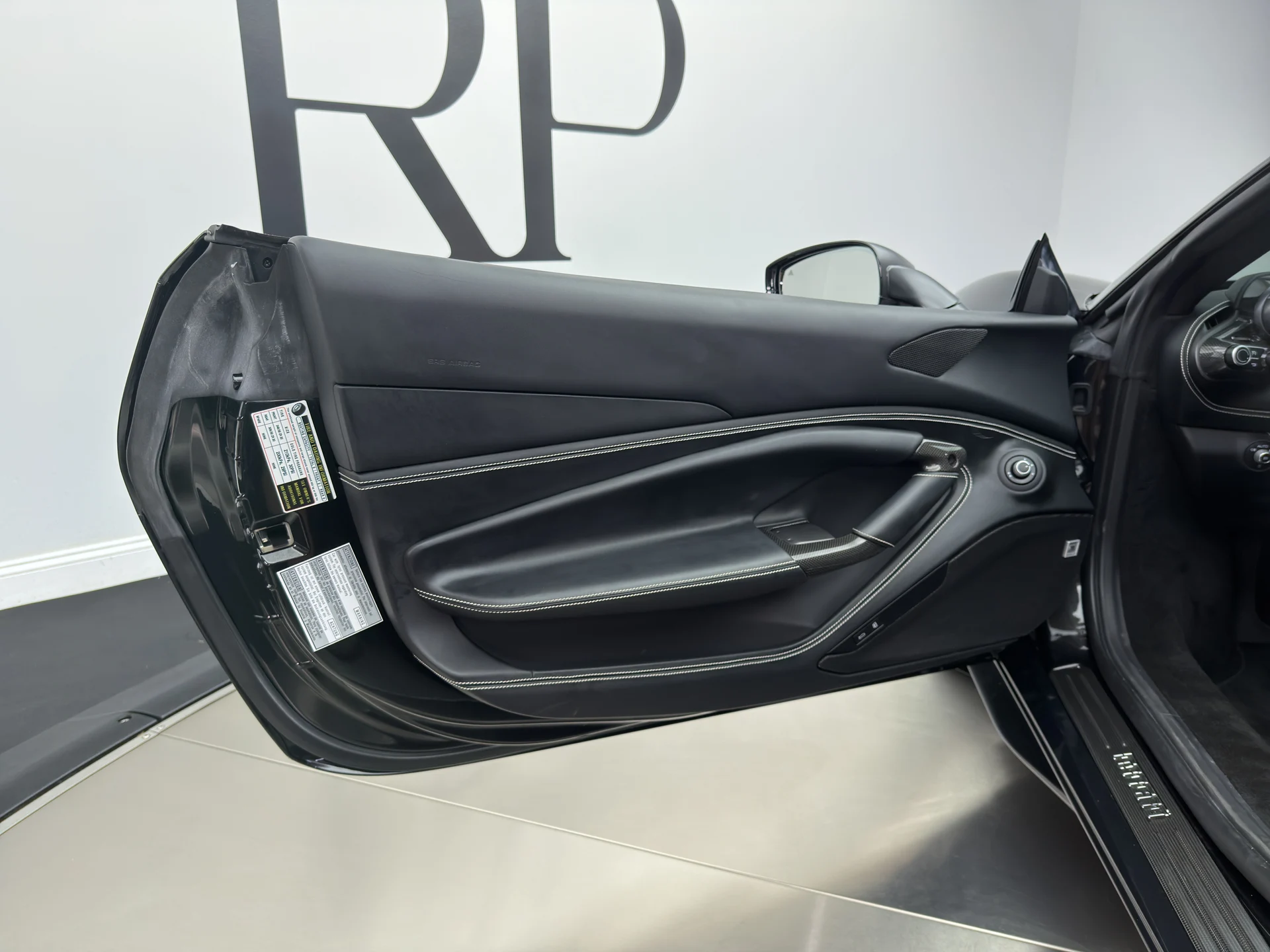 mph023_3122812839_PR_01_P_interior_001_96b5f09688