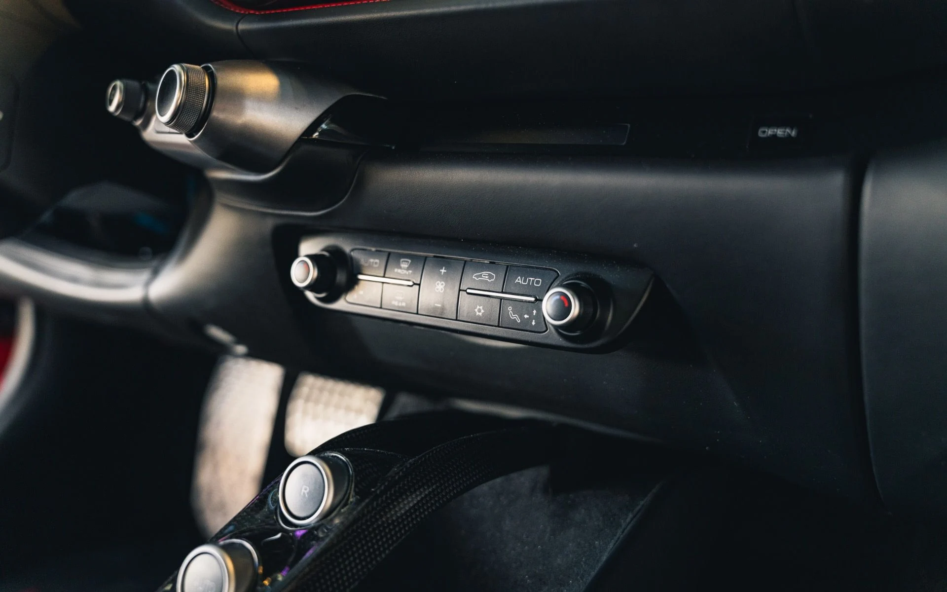 mph023_3135920785_Used_2019_Ferrari_812_Superfast_1793059055_540f22c1c0