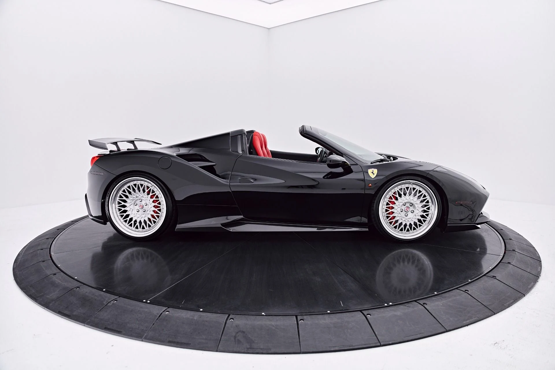 mph023_3137723530_Used_2018_Ferrari_488_Spider_Base_1786671628_72719f628e