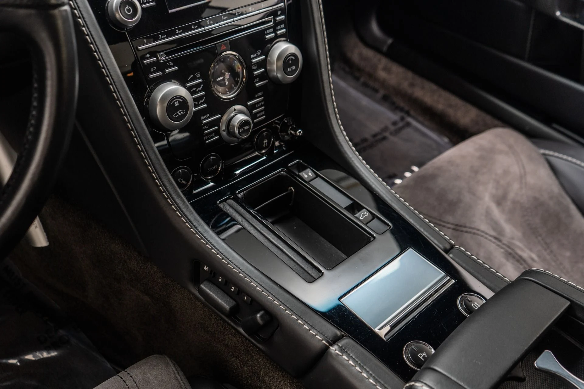 mph023_3140992105_Used_2009_Aston_Martin_DBS_1753978319_86ed79852f