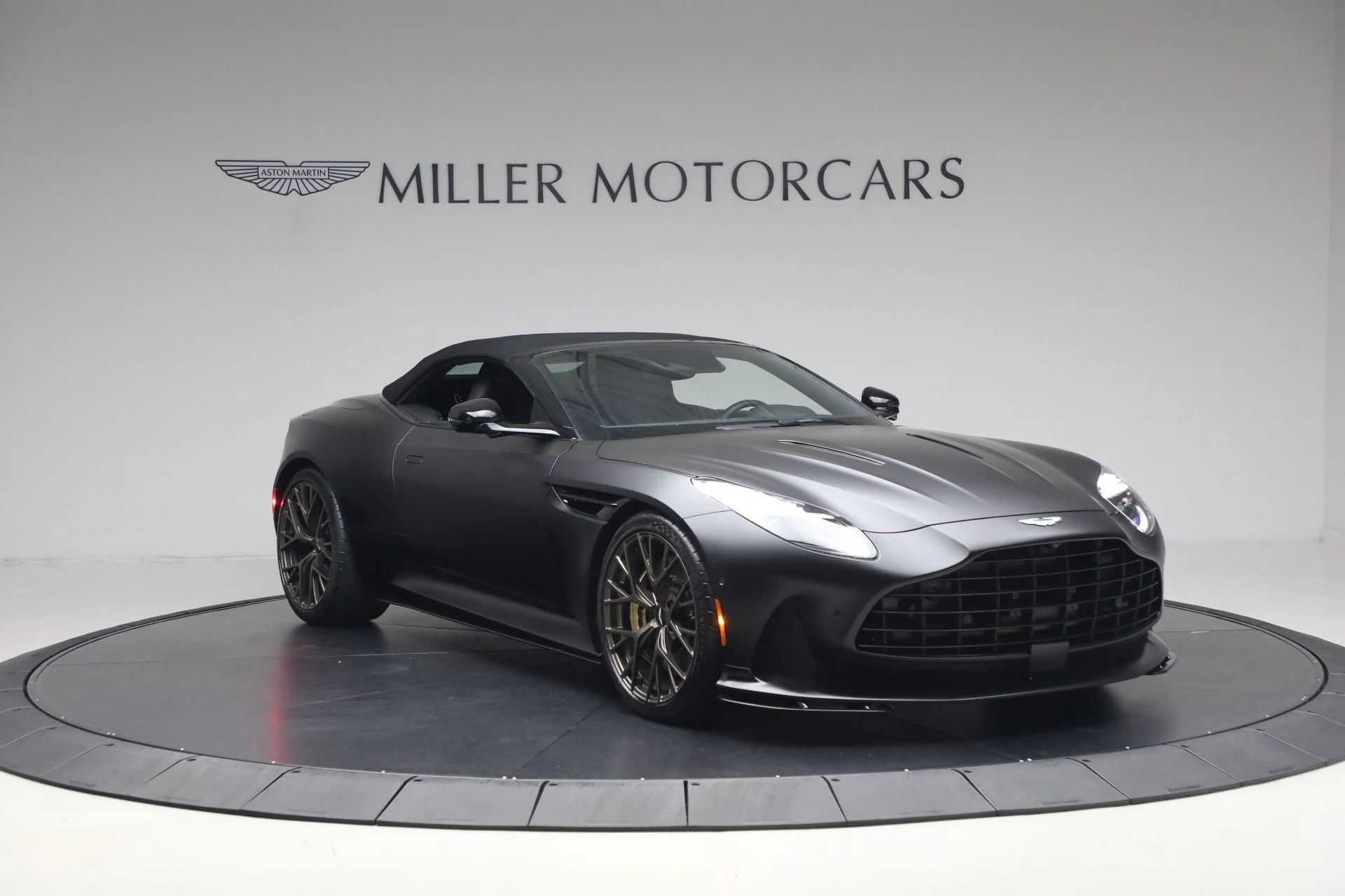 mph023_3141894099_Used_2024_Aston_Martin_DB_12_Volante_1778012465_466f182a4d