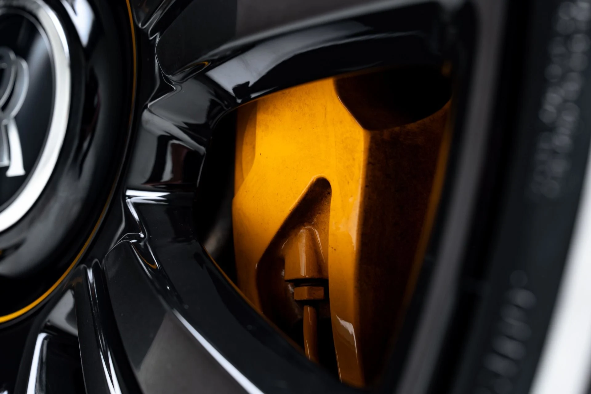 mph023_3142693069_Used_2022_Rolls_Royce_Ghost_1776983451_533f9a0cc1