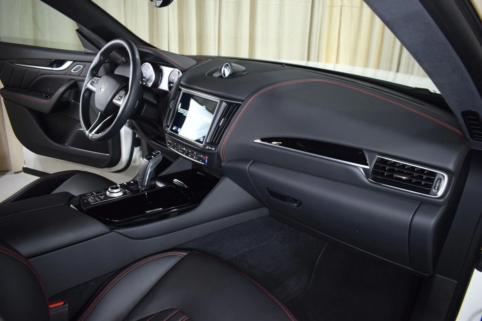 mph023_315012072_4b05fe2b96b14118050d64fd0239ad07x_d141a73b97