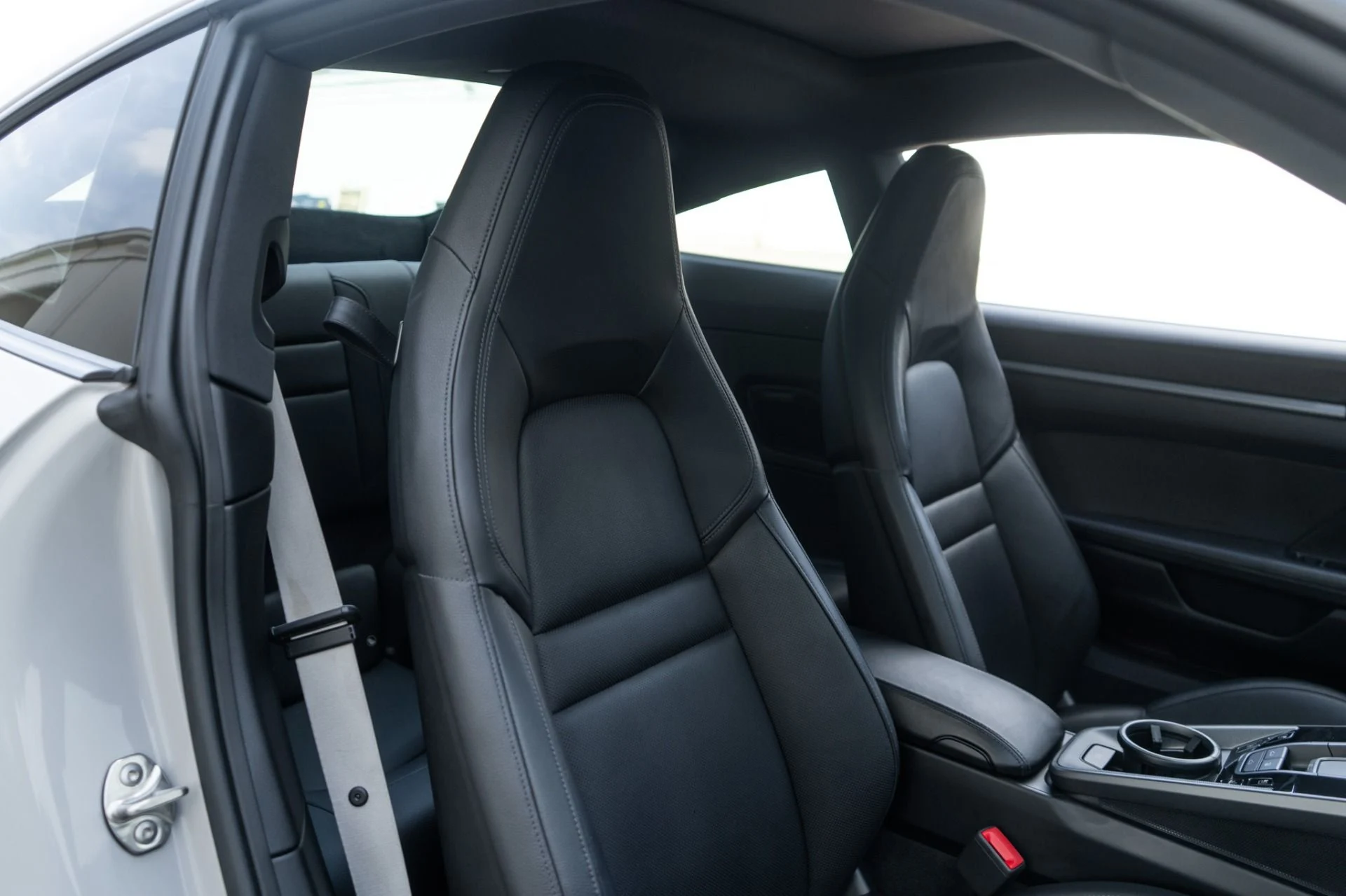 mph023_3151140485_Used_2021_Porsche_911_Carrera_1774908148_7519dc8041