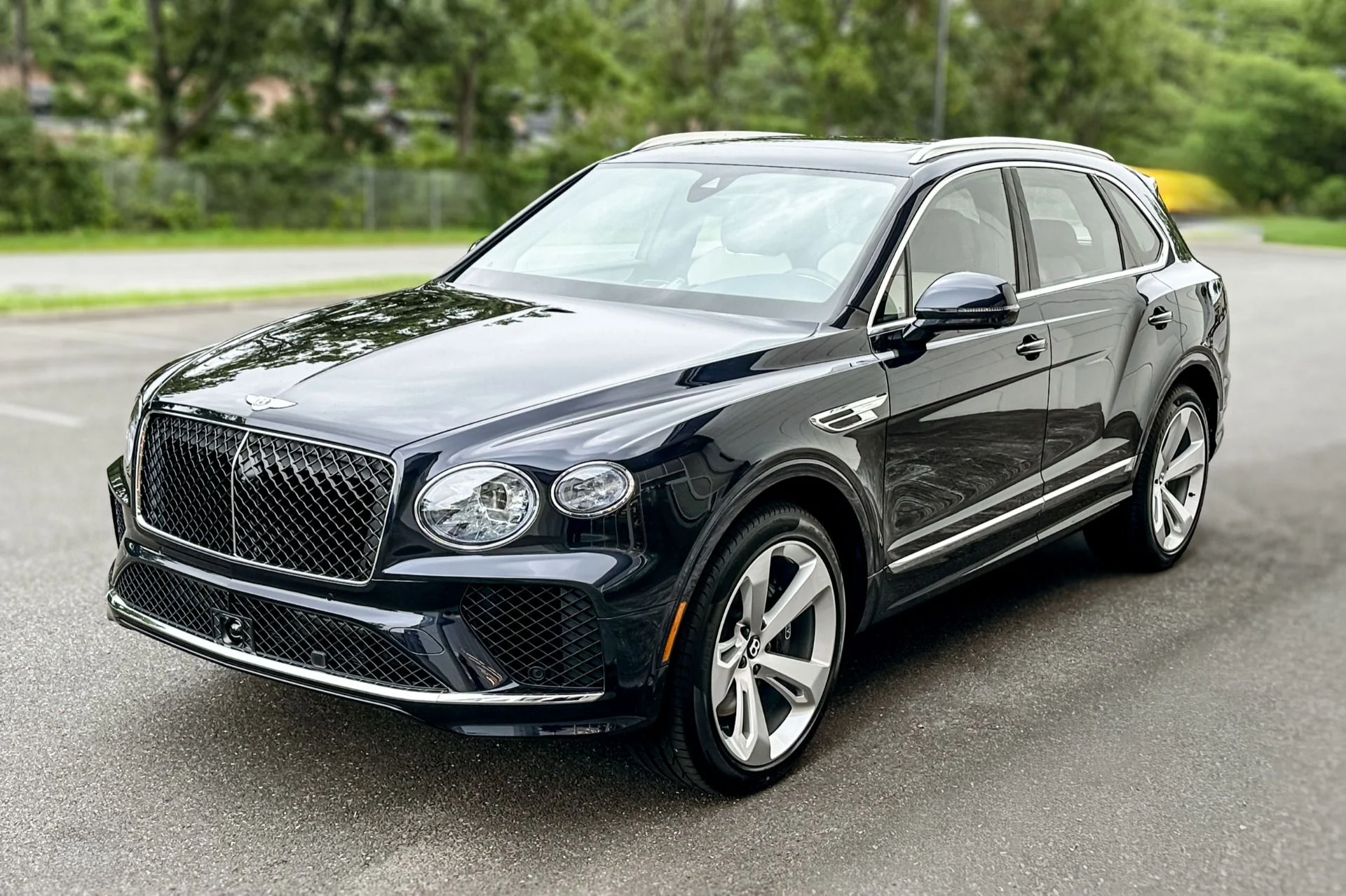 mph023_3156240247_New_2026_Bentley_Bentayga_V8_1784720256_c3d2b5fd0a
