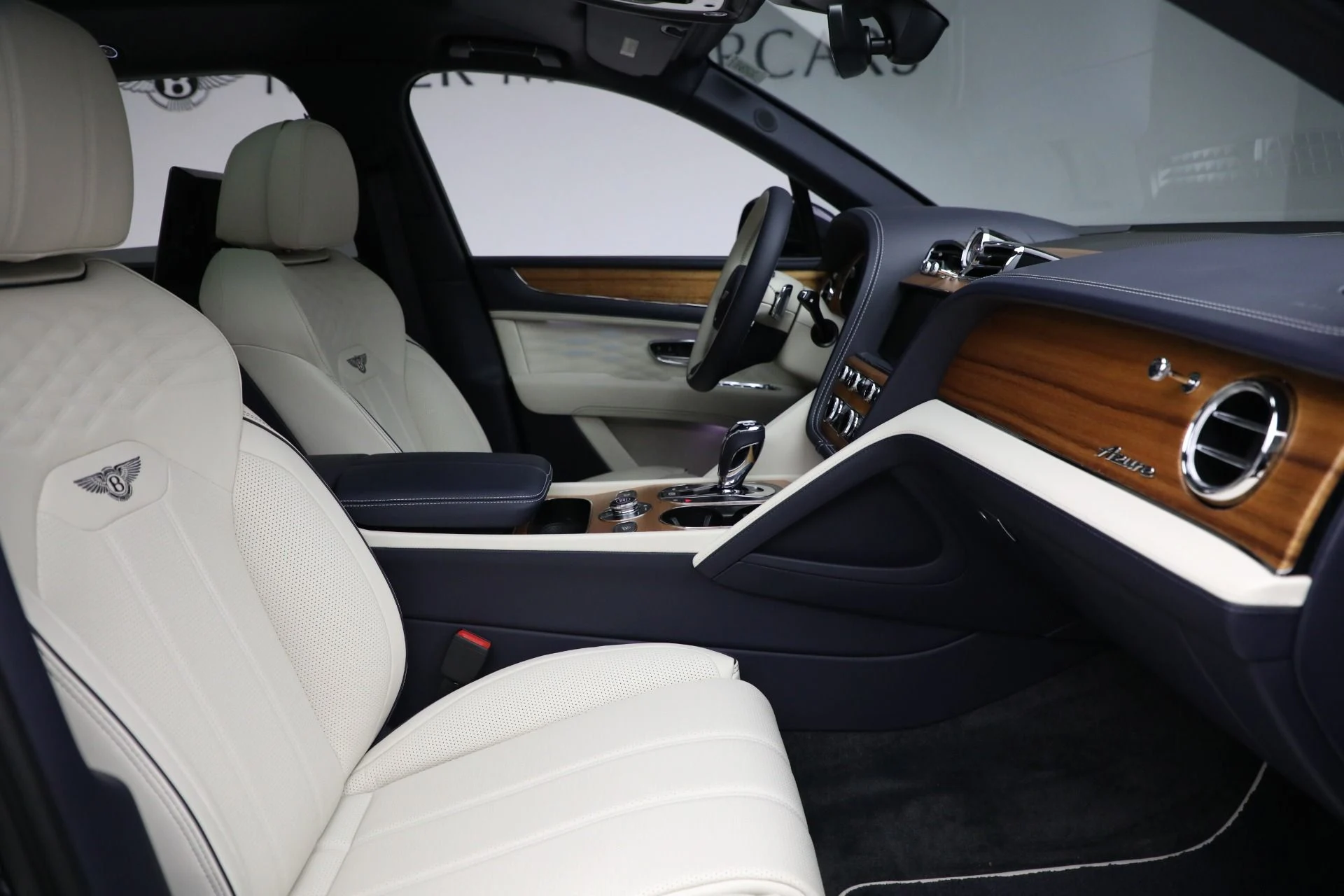 mph023_3170217131_Used_2023_Bentley_Bentayga_EWB_Azure_6418a5ae70