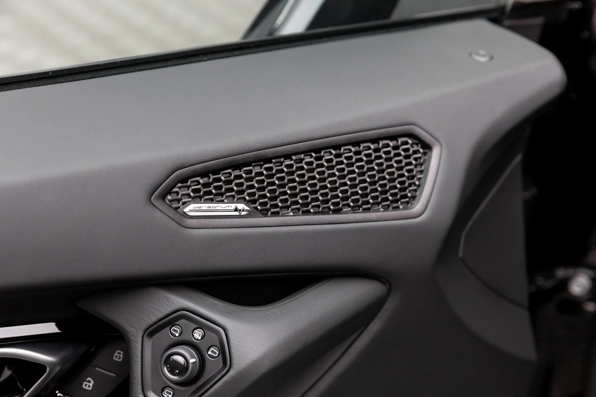 mph023_3171651519_24_24ae3aa641