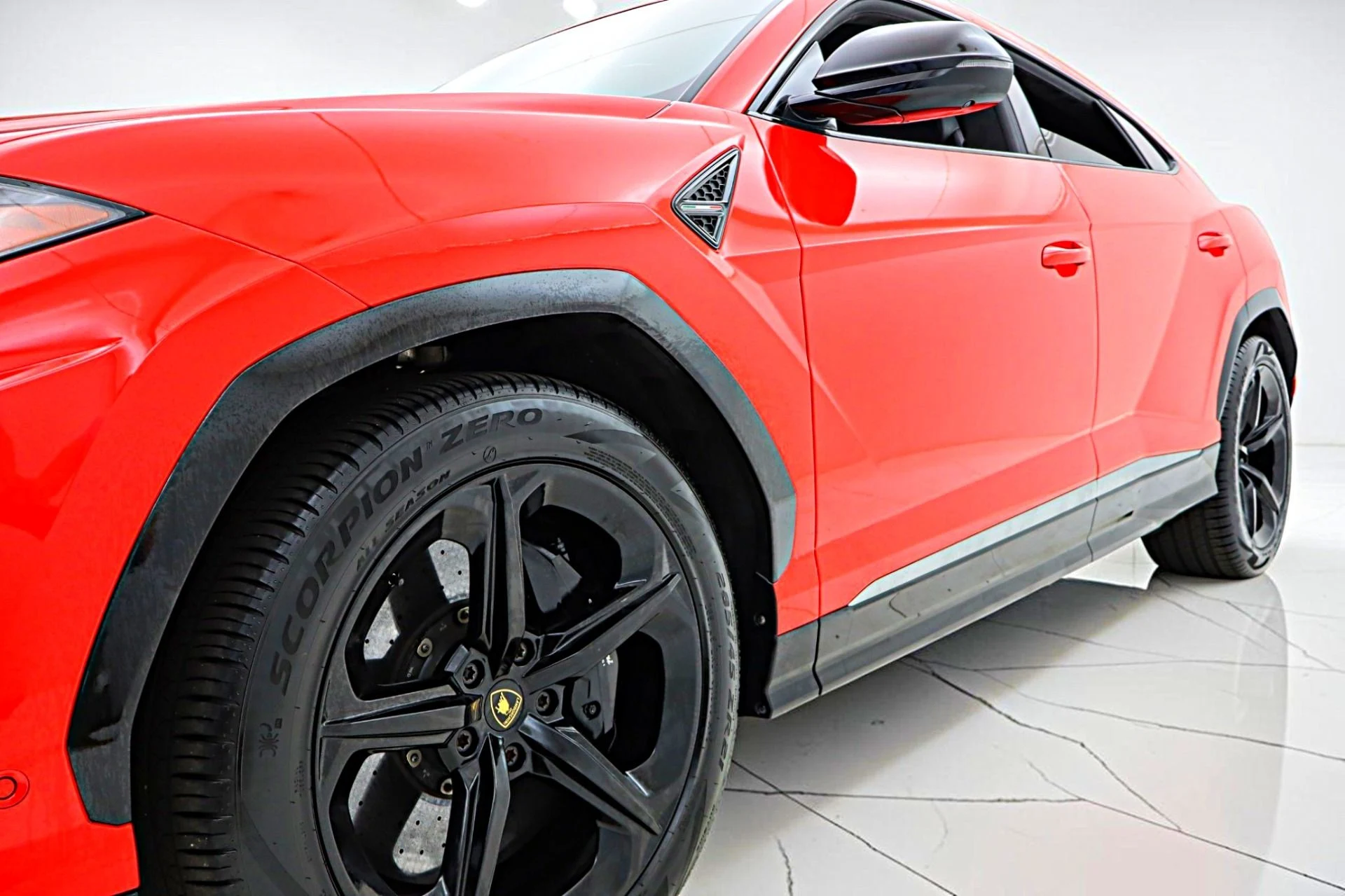 mph023_3171952457_Used_2020_Lamborghini_Urus_9c7ab59830