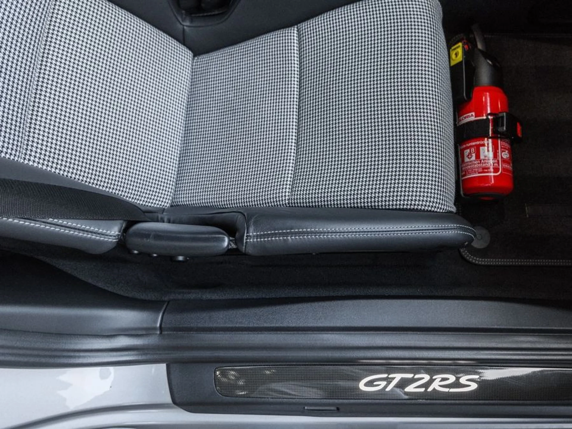 mph023_3174887942_3b7fb28b_36bf_429b_bdca_8675dc237e55_76873efacb