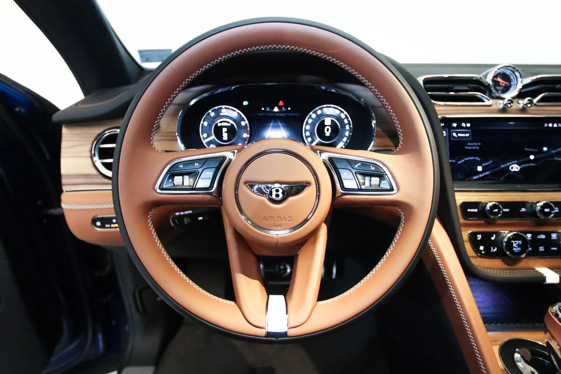 mph023_3176258930_Used_2025_Bentley_Bentayga_S_1744810682_98ff8e21b9