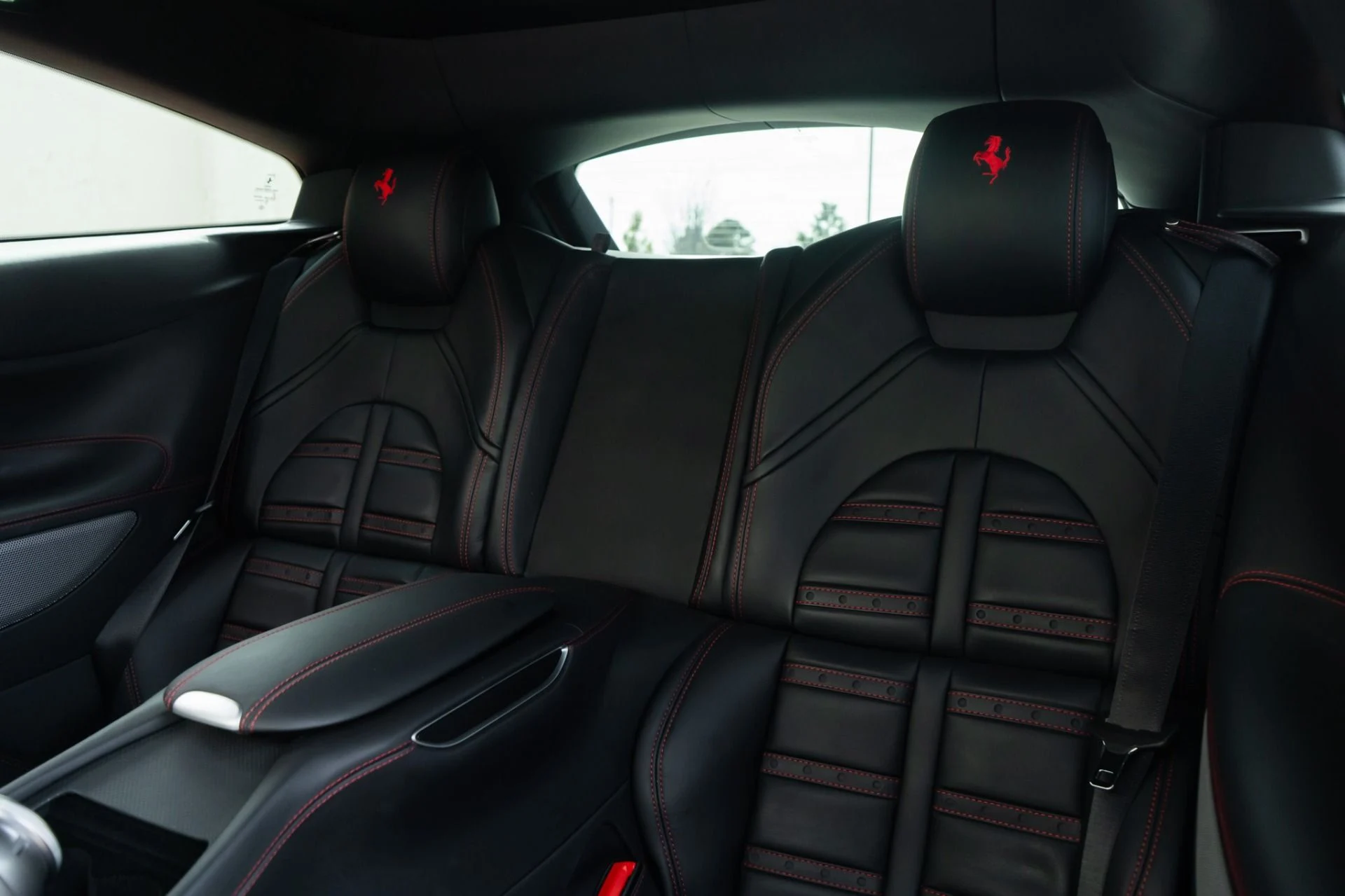 mph023_3176785531_Used_2018_Ferrari_GTC_4_Lusso_T_1771449324_de3172ce8a