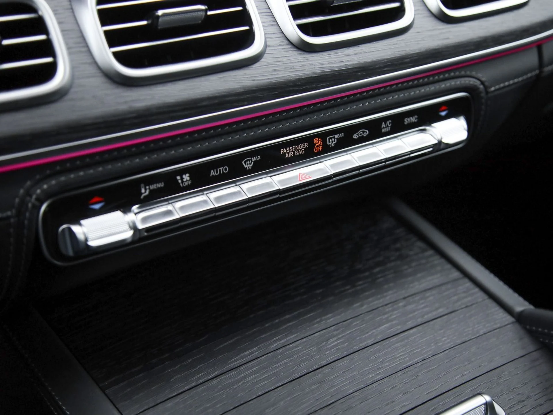 mph023_3177468599_24_a9e81ba1cf