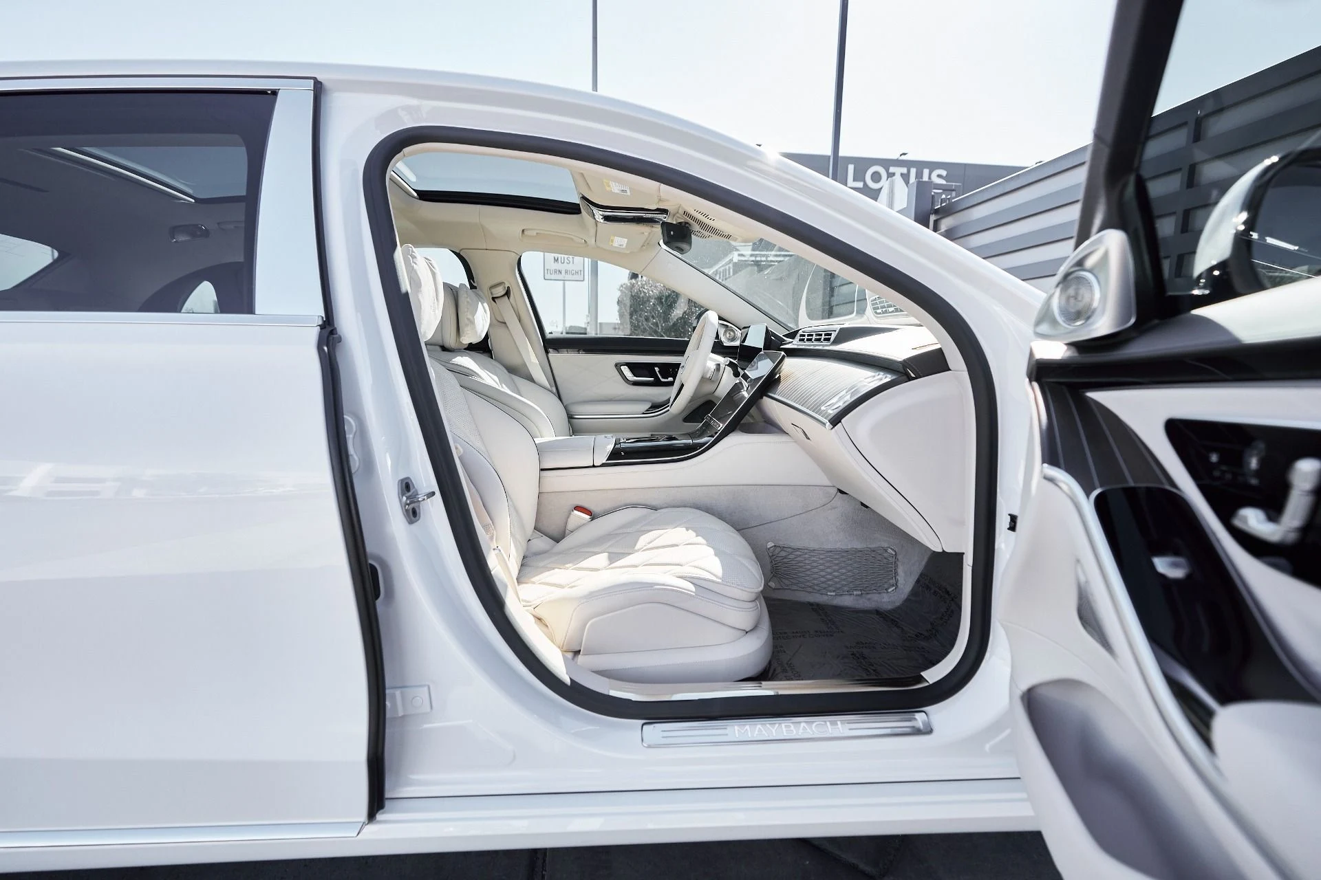 mph023_319041567_Used_2025_Mercedes_Benz_S_Class_Maybach_S_680_1761611077_5be93b858d