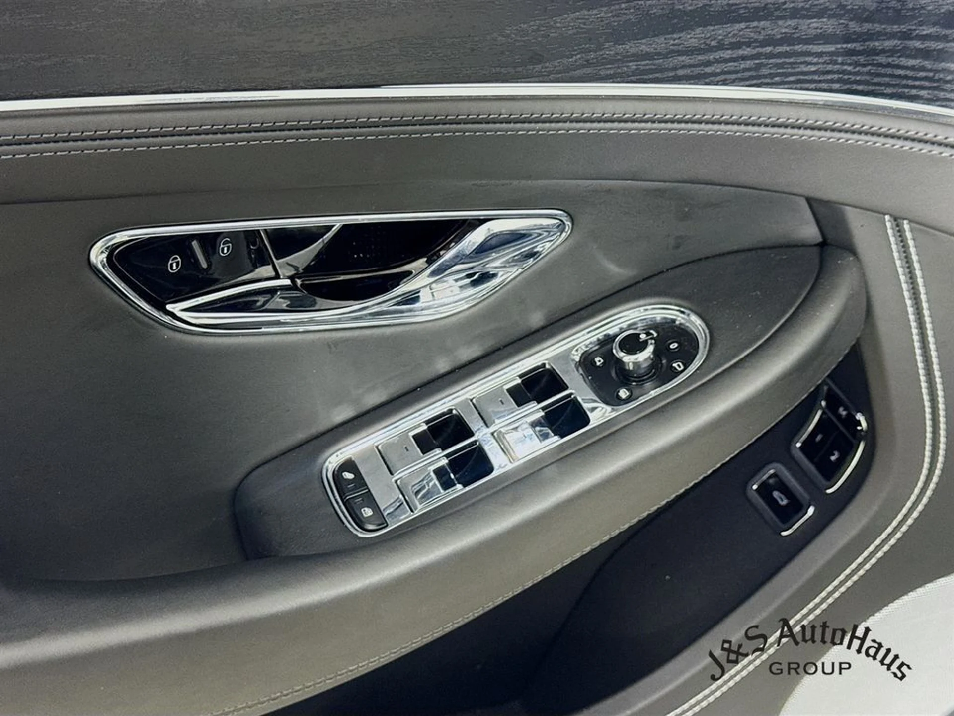 mph023_3194926315_ygprmjae8me1y1i1f1qq12b39wgv_967c6fc6be