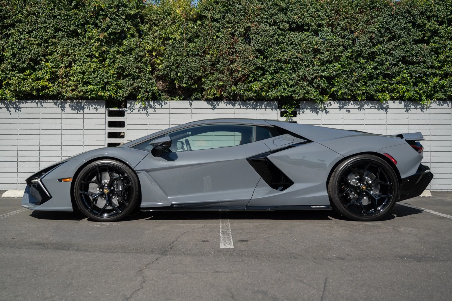 mph023_3195675293_Used_2024_Lamborghini_Revuelto_1755720479_4c53ecf9fb