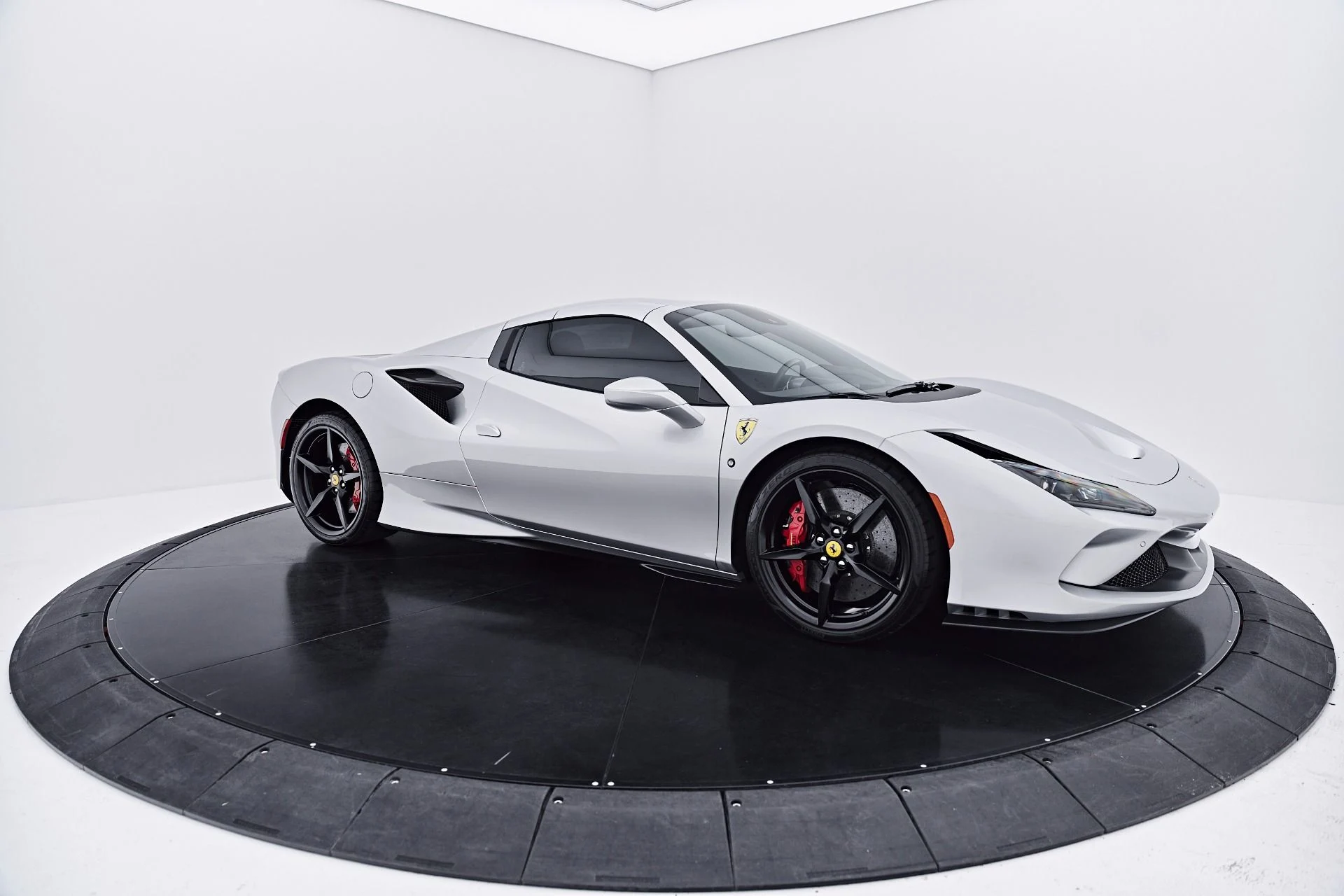 mph023_3198194480_Used_2022_Ferrari_F8_Spider_Base_1785538786_0137ff717a