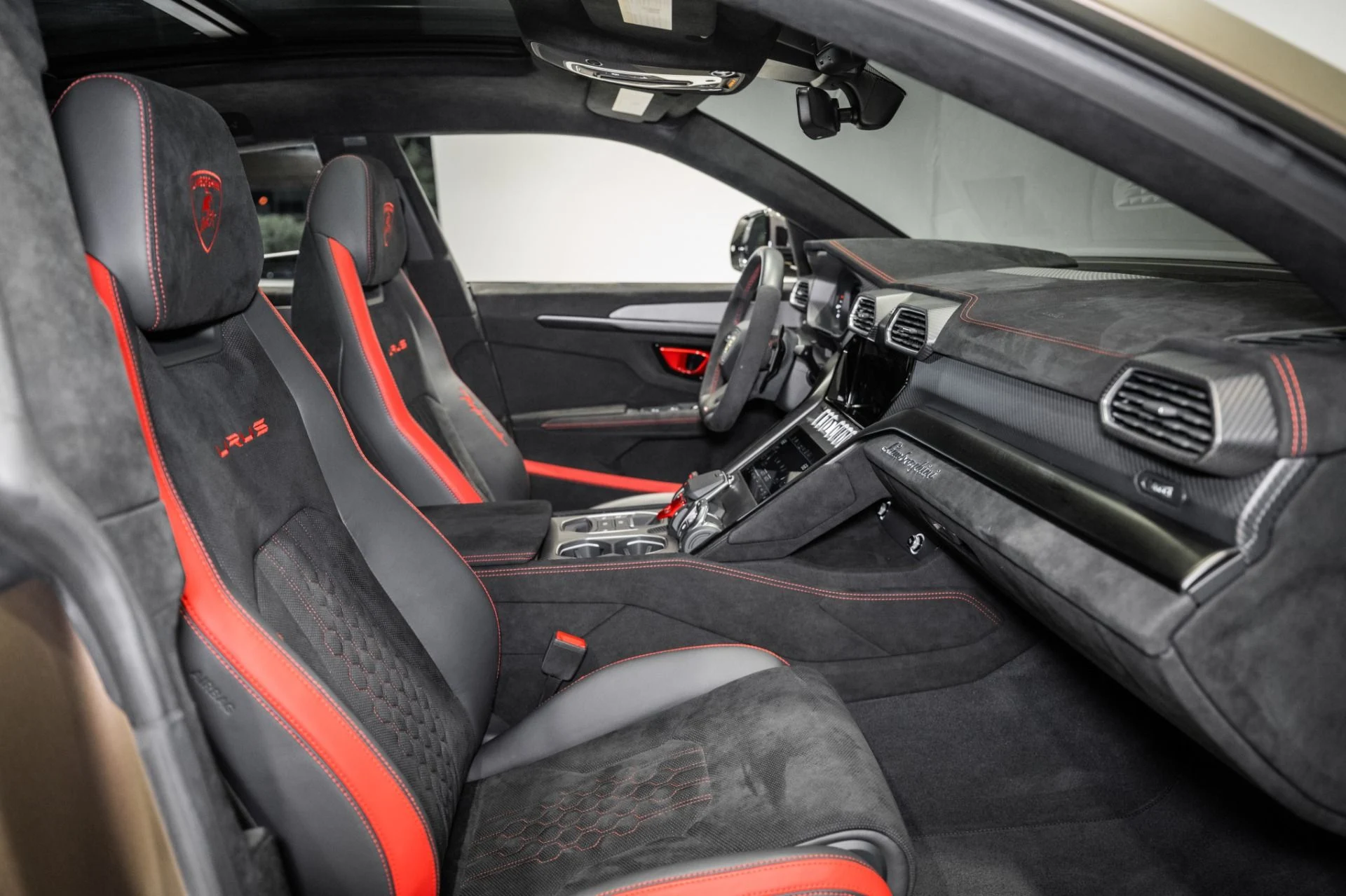 mph023_3198967003_Used_2024_Lamborghini_Urus_Performante_1777998903_73241e3325