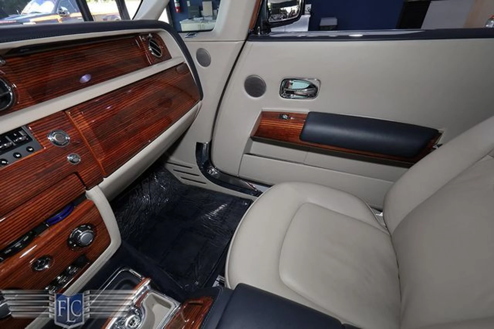 mph023_320383081_used_2009_rolls_royce_phantom_coupe_2drcoupe_6305_23064698_28_640_2fc62944c2