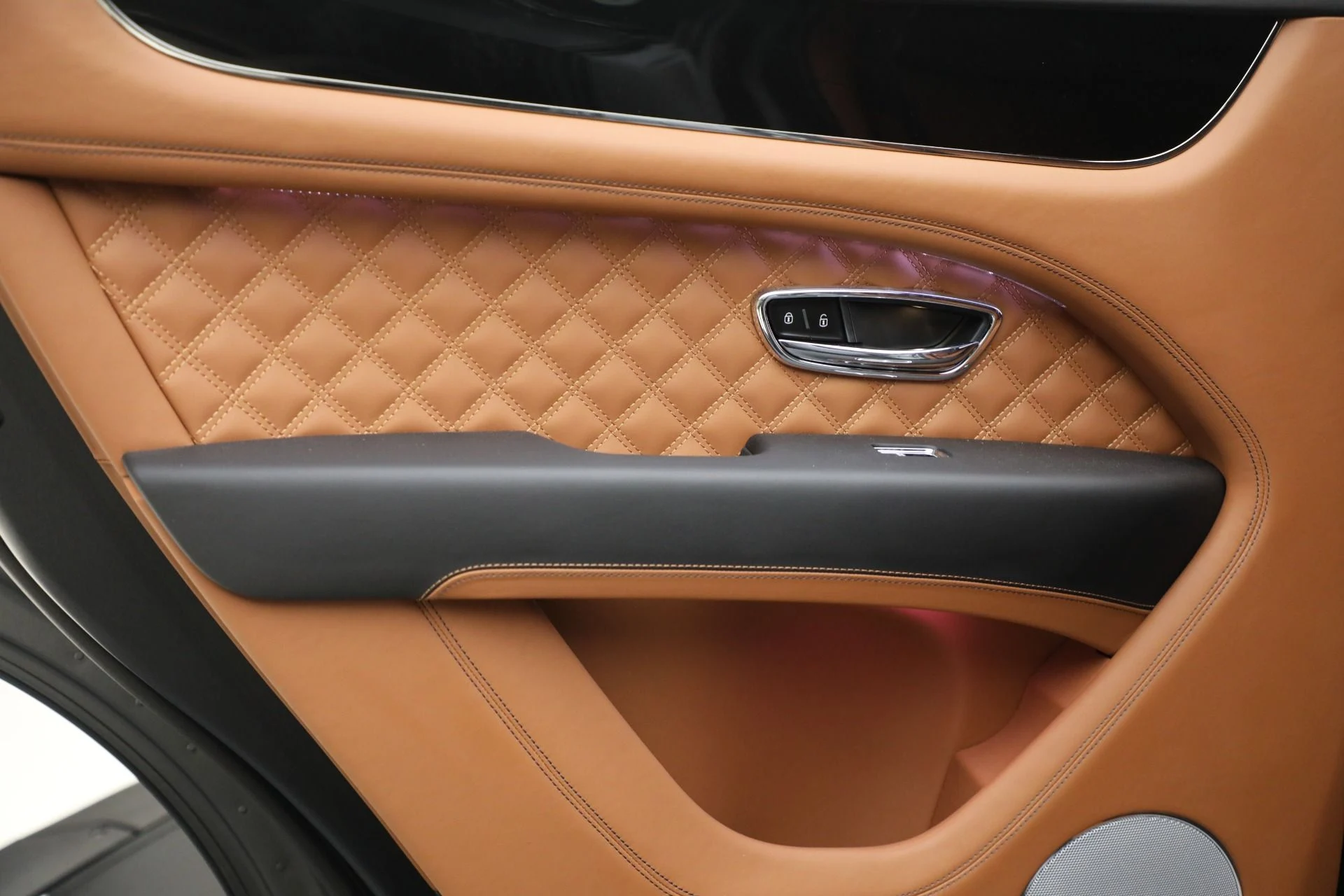 mph023_3204036767_Used_2023_Bentley_Bentayga_S_V8_e54206f43b