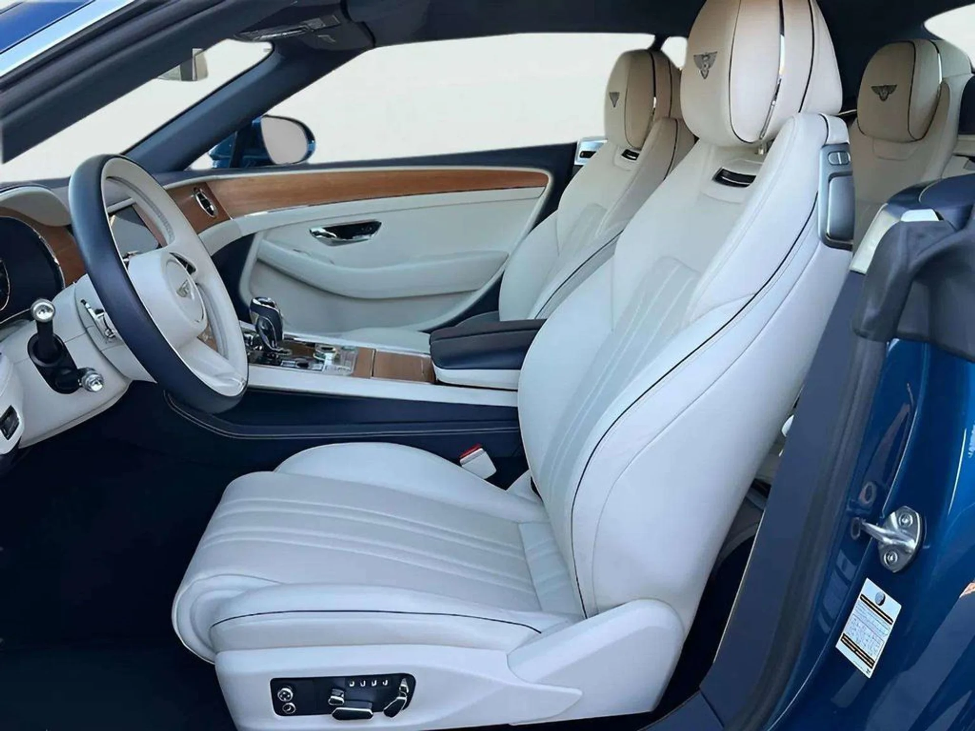 mph023_3205440059_324bf537bce0dcea1ee6b93568ef4cdfx_77854ba43b