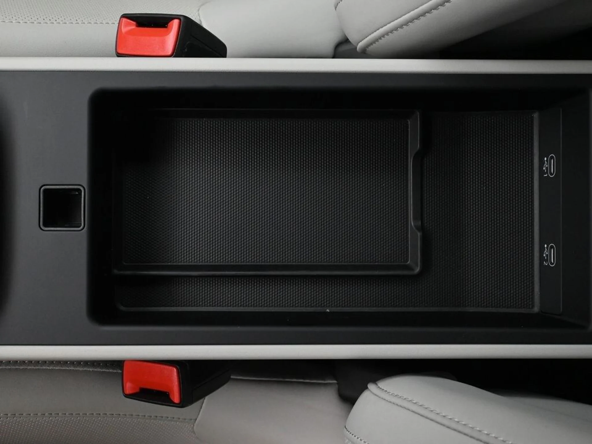 mph023_3207111549_60ca15f2c14793a527a8e36726e83c68x_48de733009