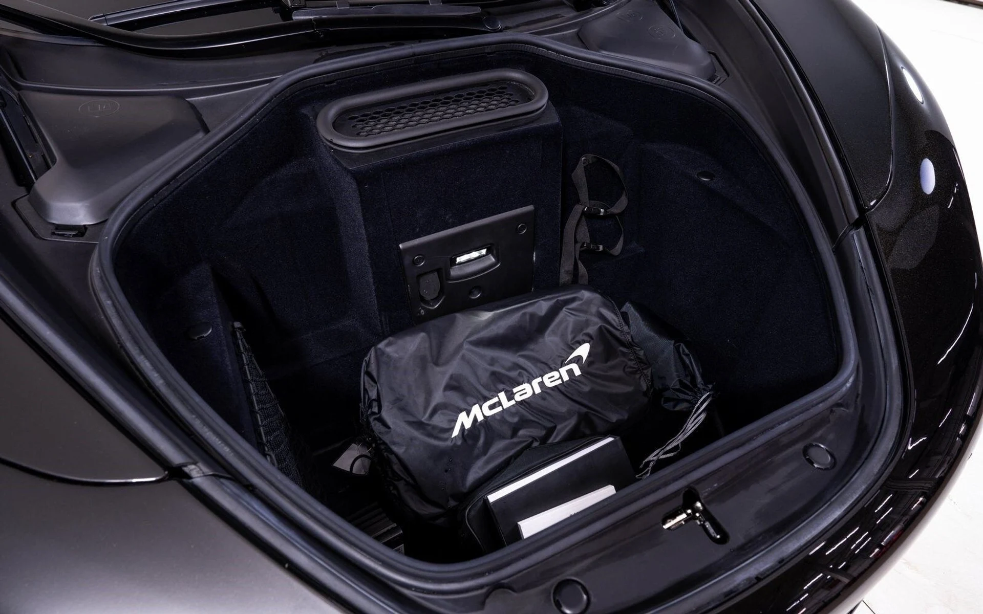 mph023_3212902555_37221ae7584ebfd68802e3ce1fd3a508x_34921b8366