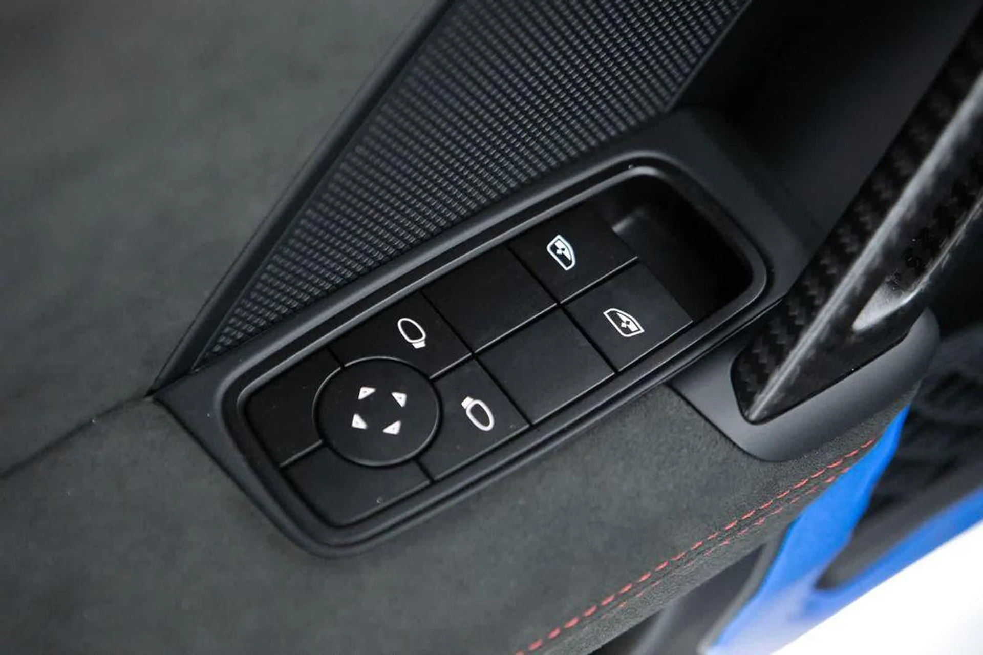 mph023_3213775998_FI_ZE_3x_K370_Xu_UMG_8_Jzltn_Mu1_Y_3df0b9d43b