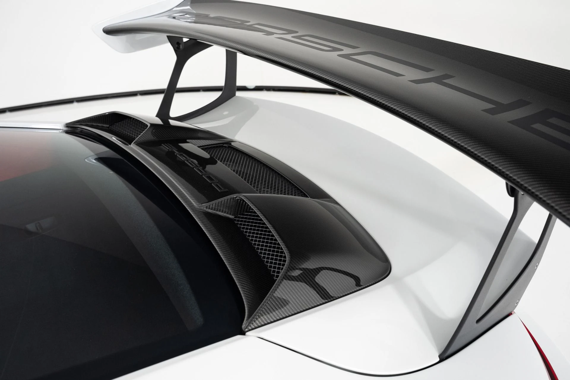 mph023_3230706154_Used_2018_Porsche_911_GT_2_RS_1755537999_e2f1f9846c